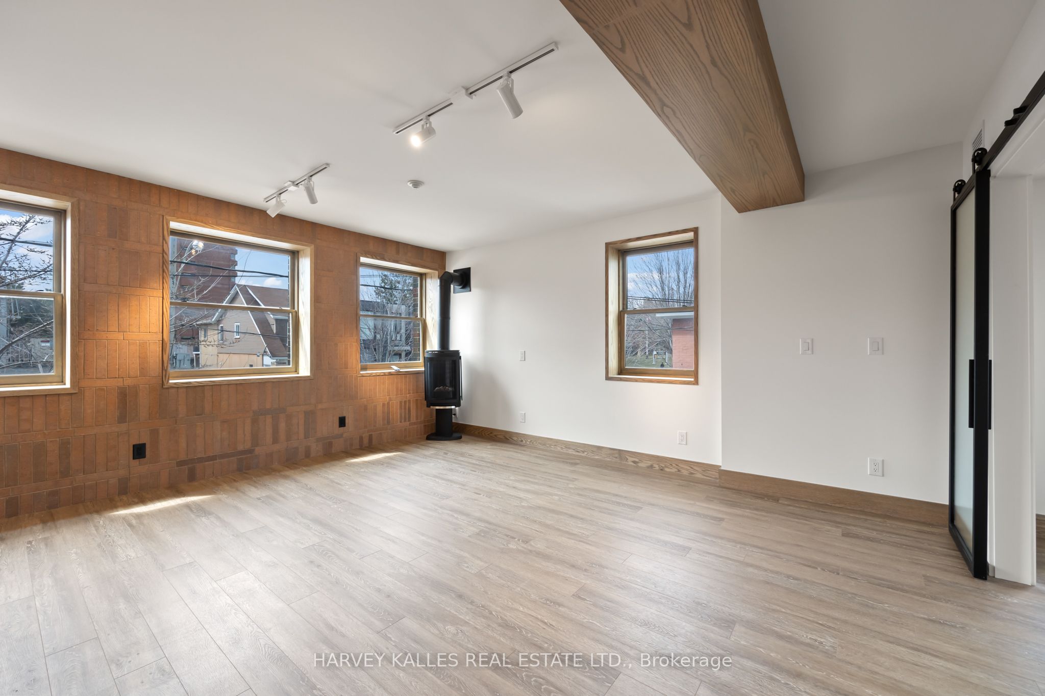 663 Greenwood Avenue 2 Property Photo 9