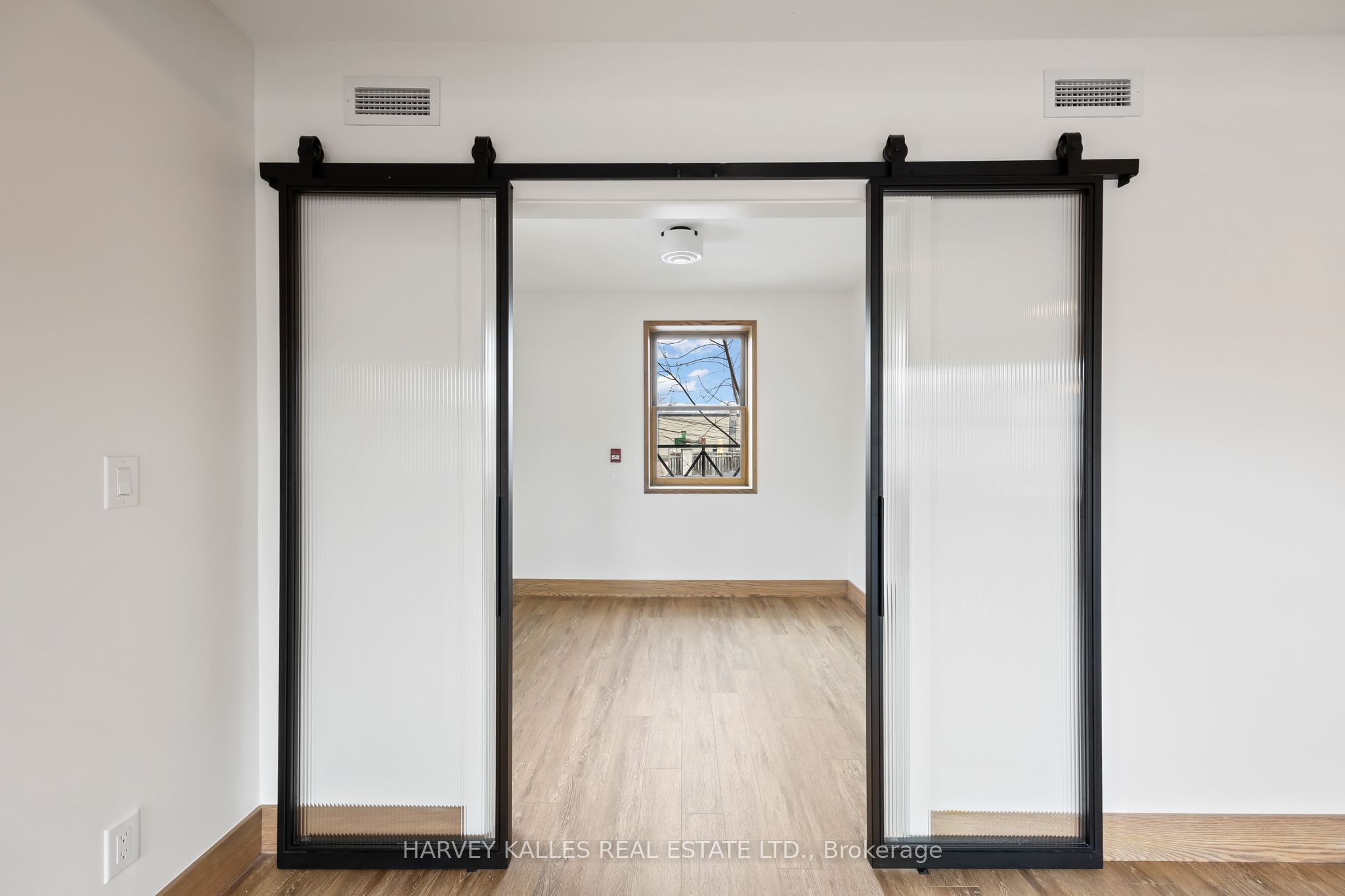 663 Greenwood Avenue 2 Property Photo 15