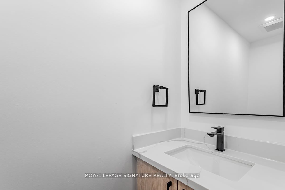 851 O'connor Drive Upper Property Photo 11