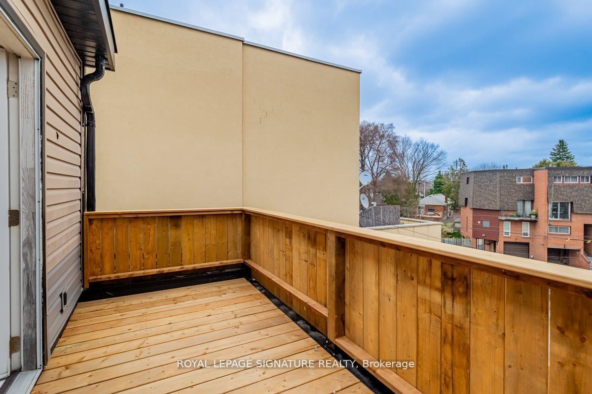 851 O'connor Drive Upper Property Photo 22