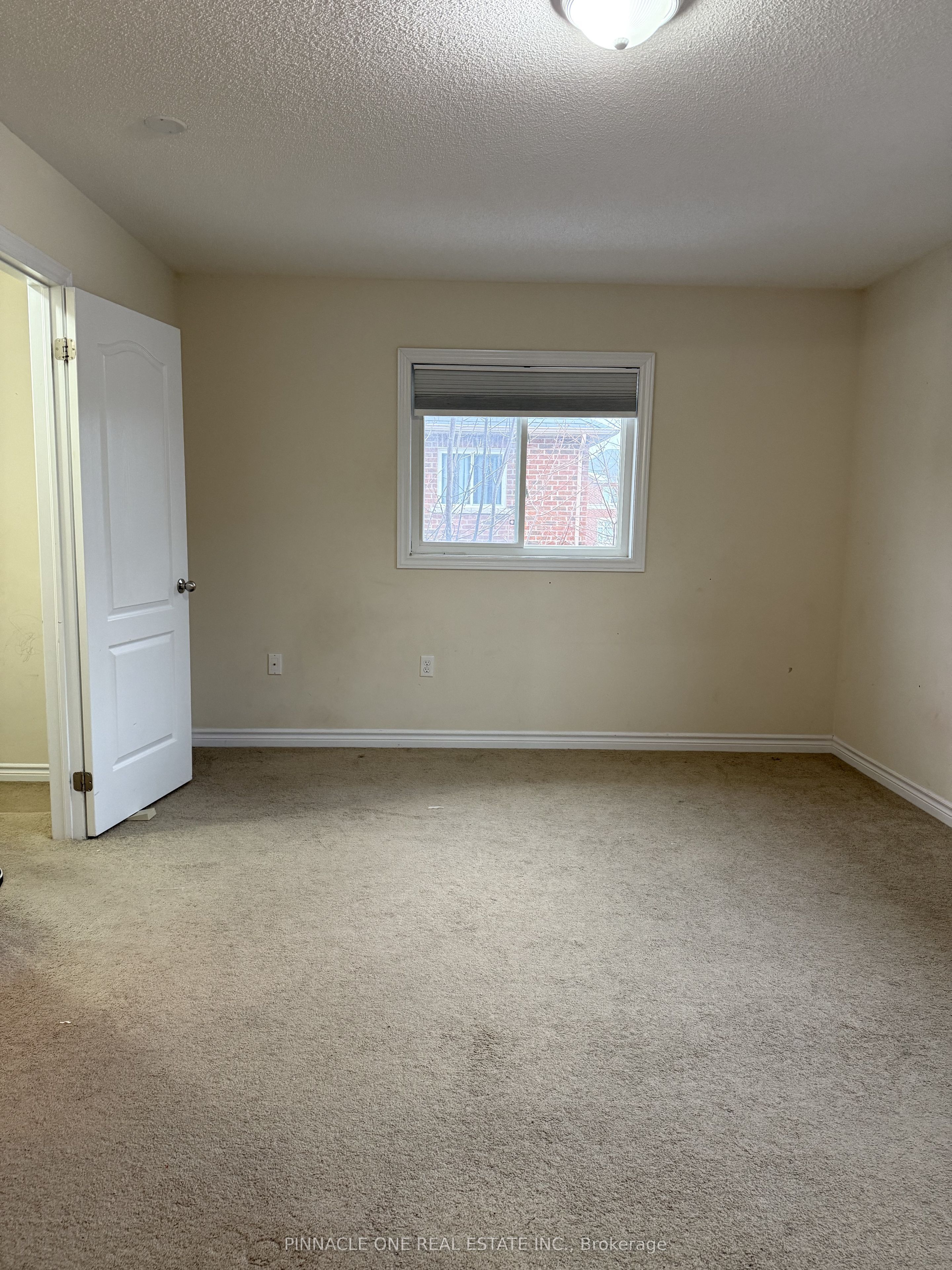 34 Markham Trail Property Photo 6