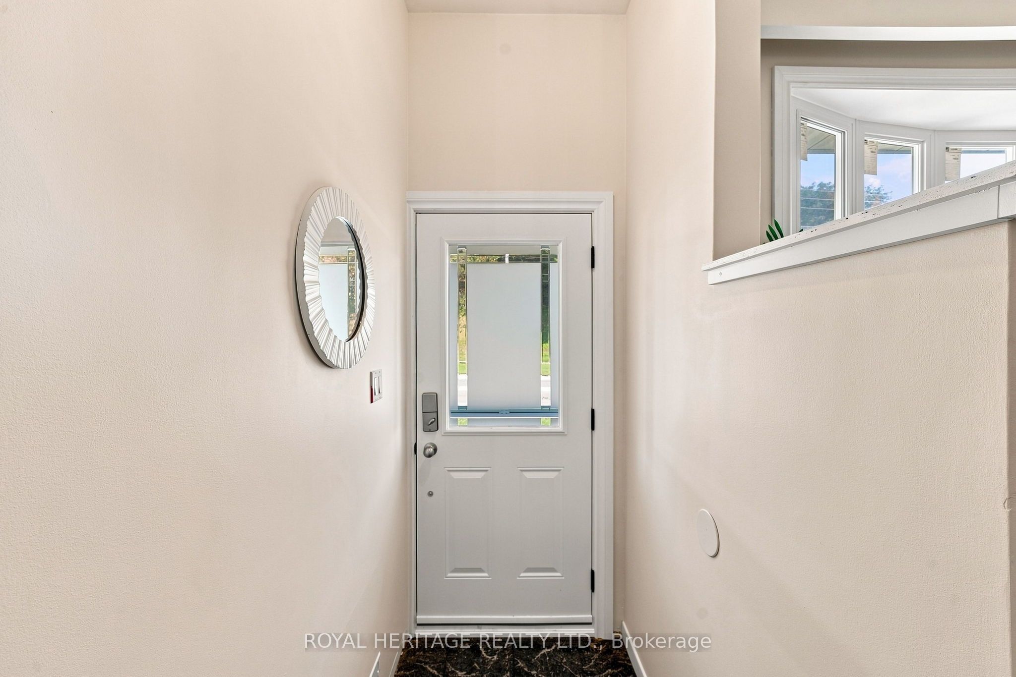 471 Rossland Road E Property Photo 5