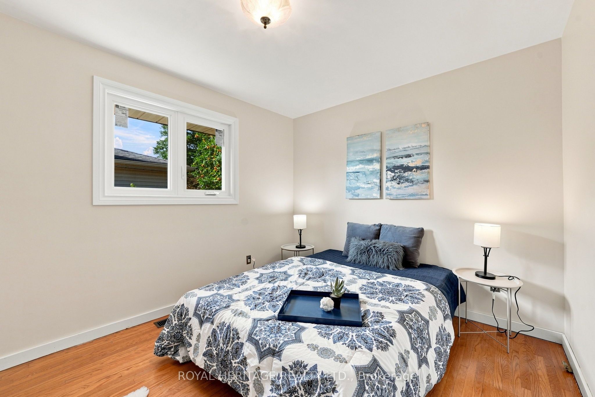 471 Rossland Road E Property Photo 23