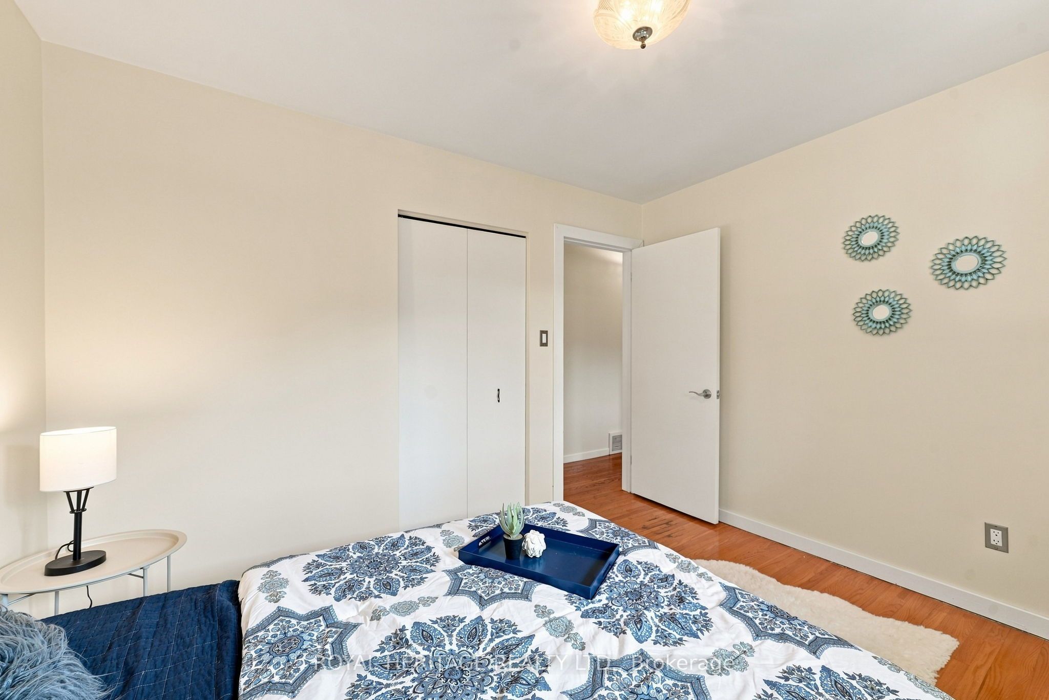 471 Rossland Road E Property Photo 24