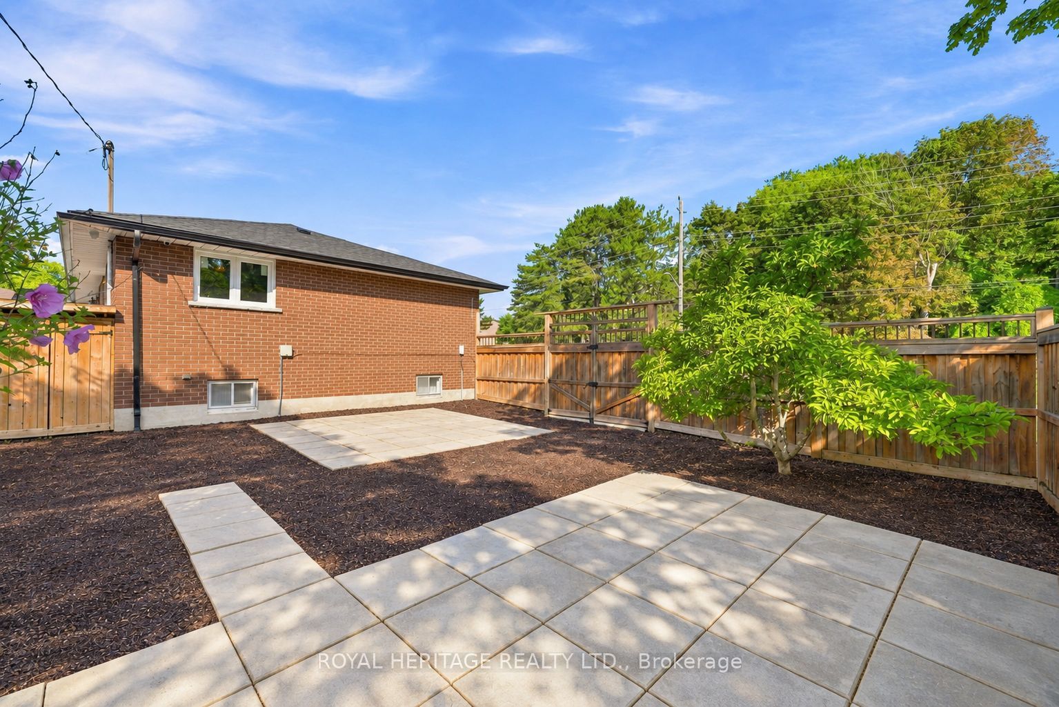 471 Rossland Road E Property Photo 46