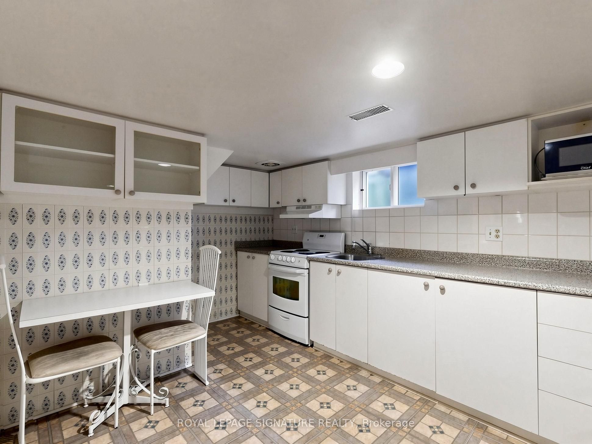 75 Inwood Avenue Property Photo 30