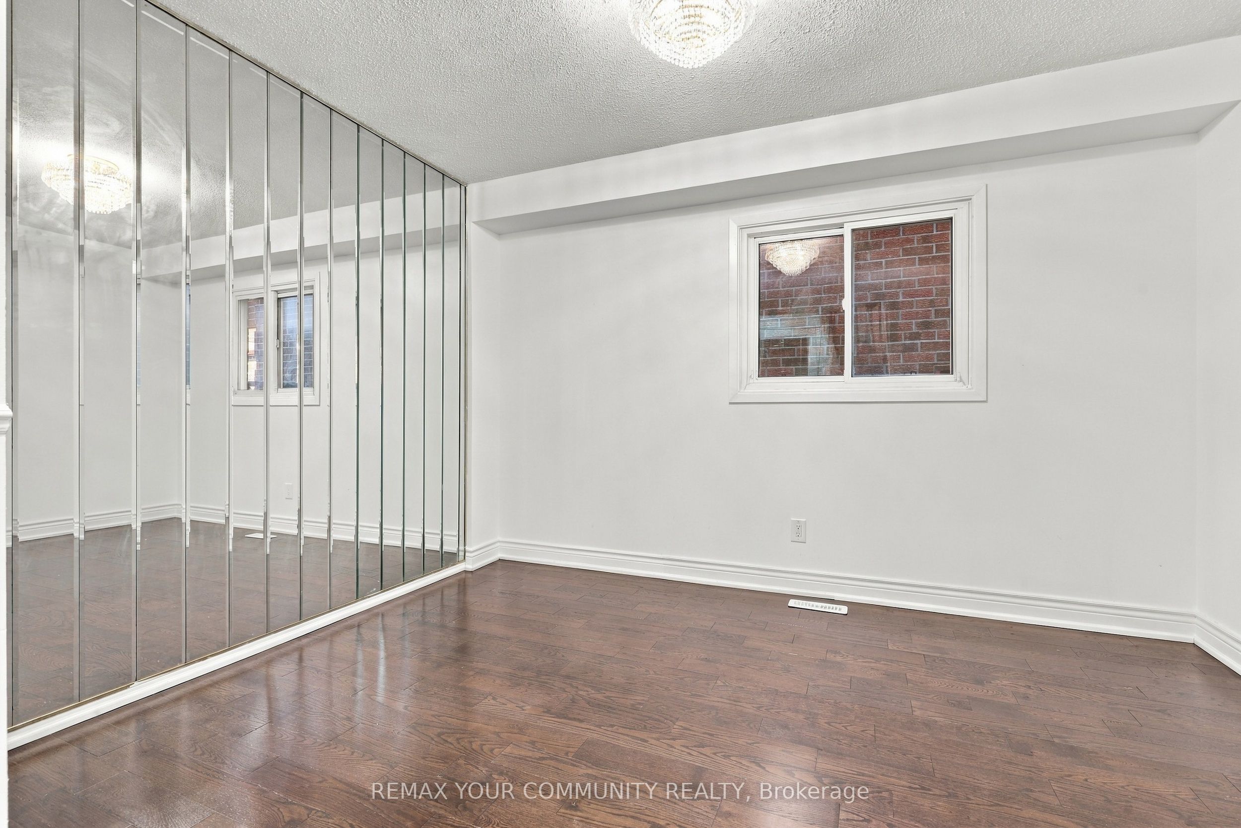 205 Hupfield Trail Property Photo 8