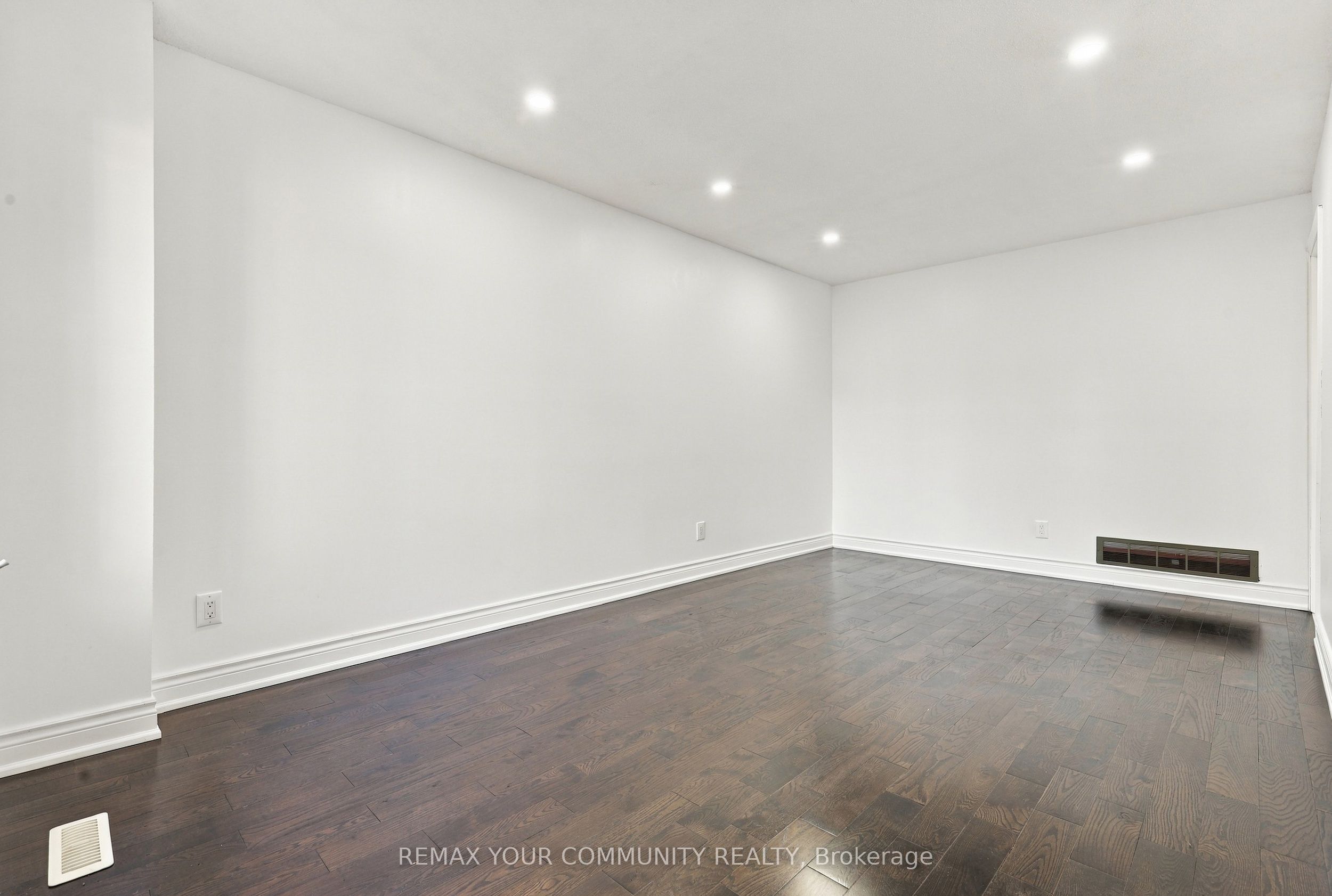 205 Hupfield Trail Property Photo 10