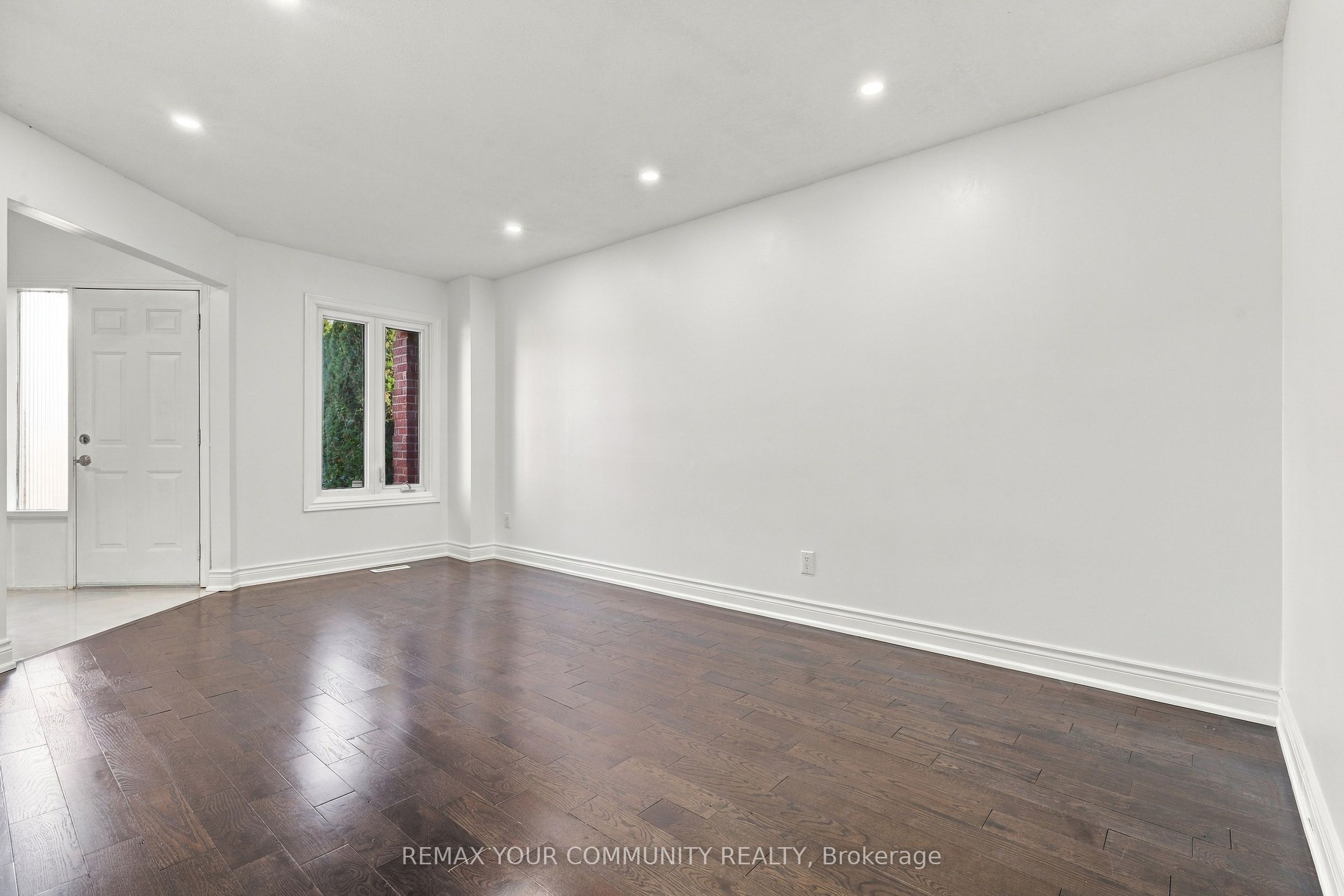 205 Hupfield Trail Property Photo 11