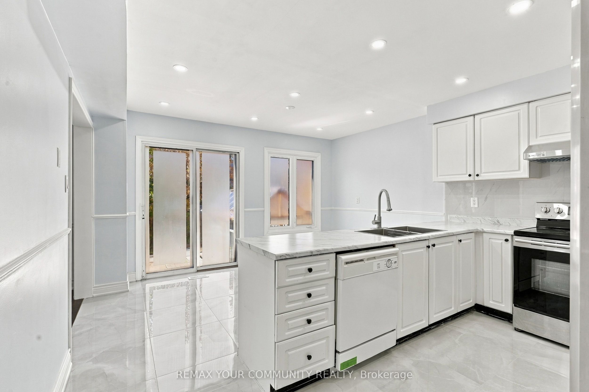 205 Hupfield Trail Property Photo 13