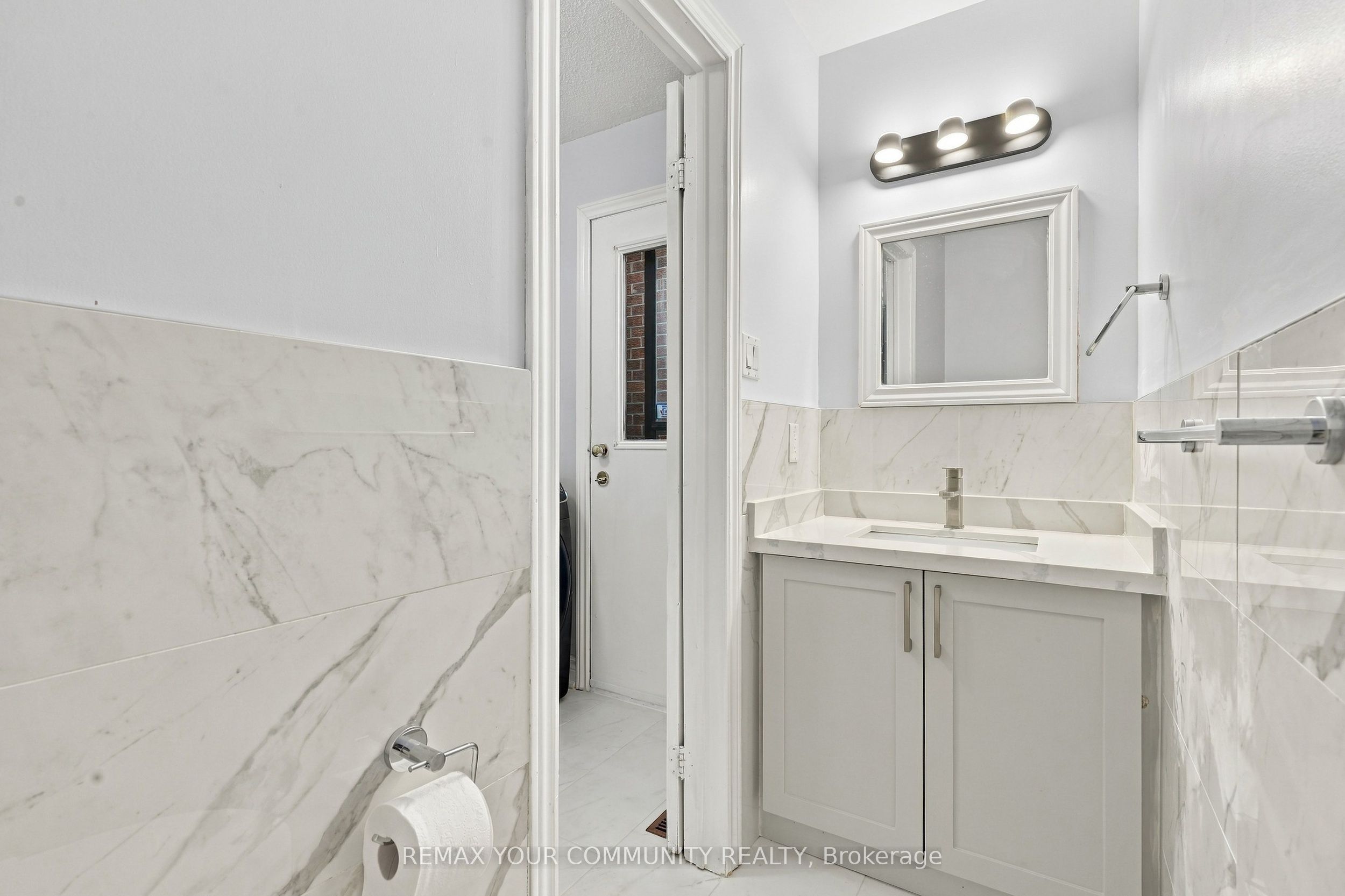 205 Hupfield Trail Property Photo 17