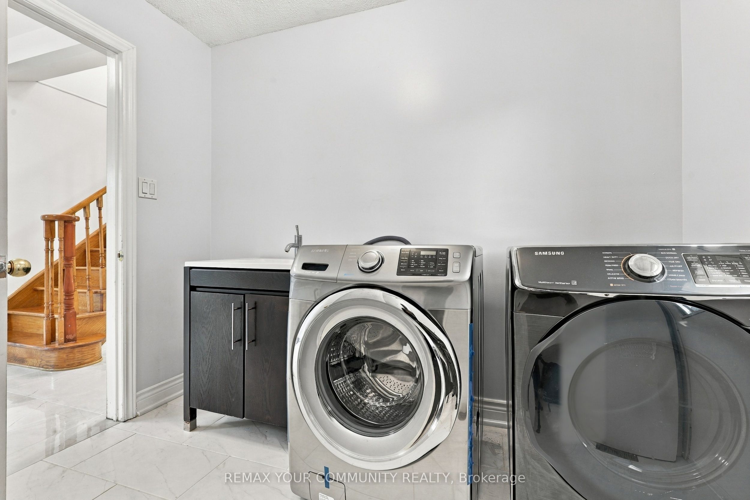 205 Hupfield Trail Property Photo 18