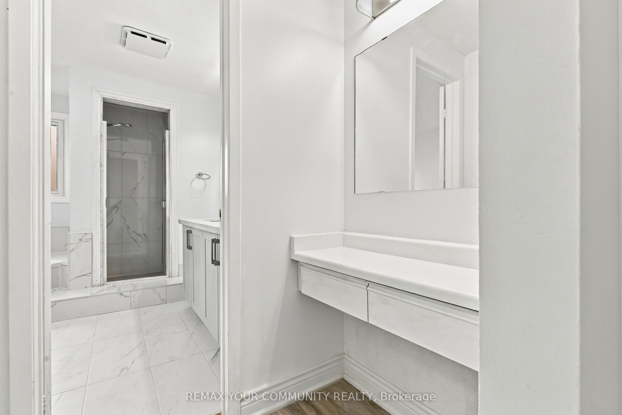 205 Hupfield Trail Property Photo 28