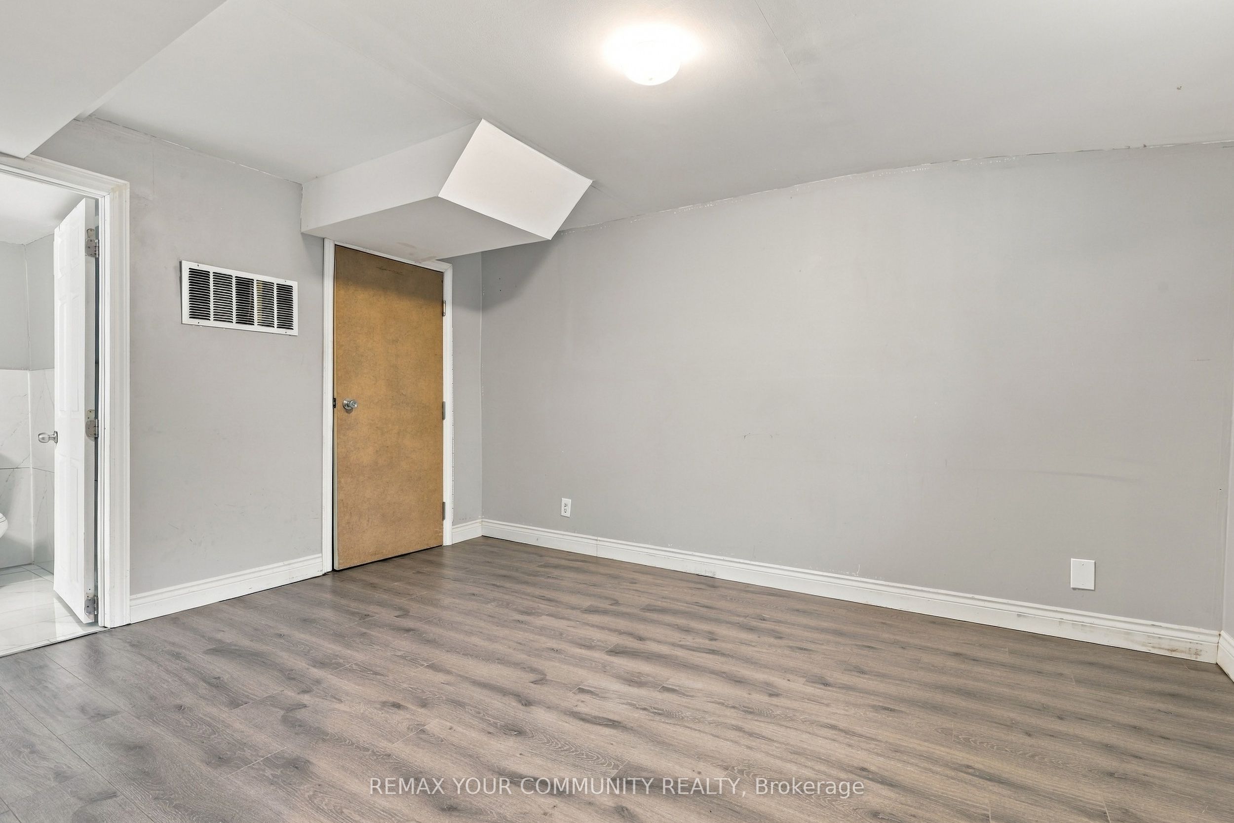 205 Hupfield Trail Property Photo 42