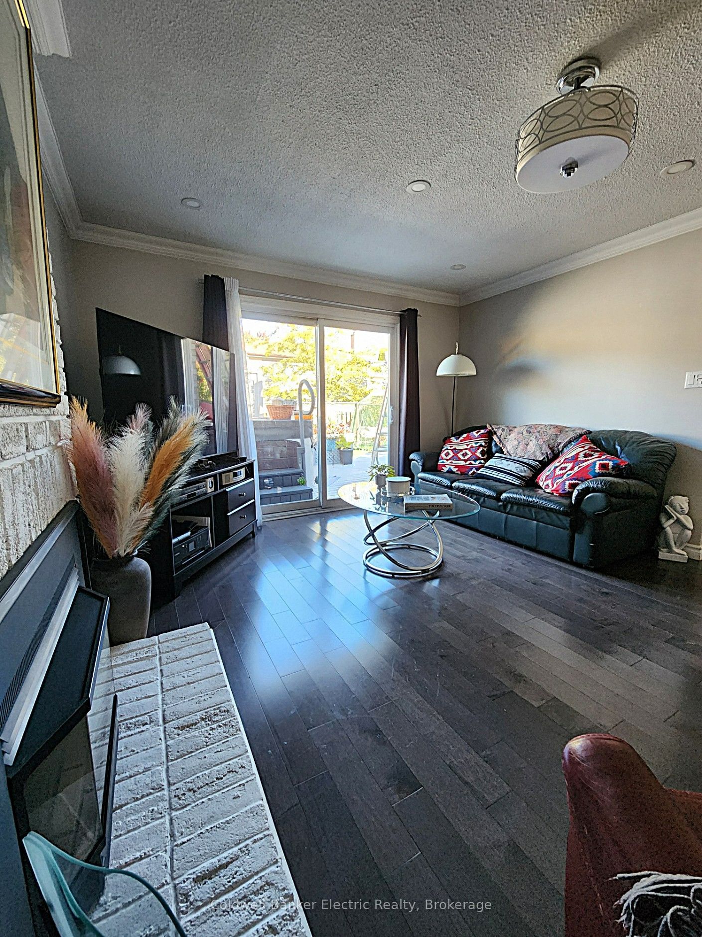 1007 Moorelands Crescent Property Photo 17