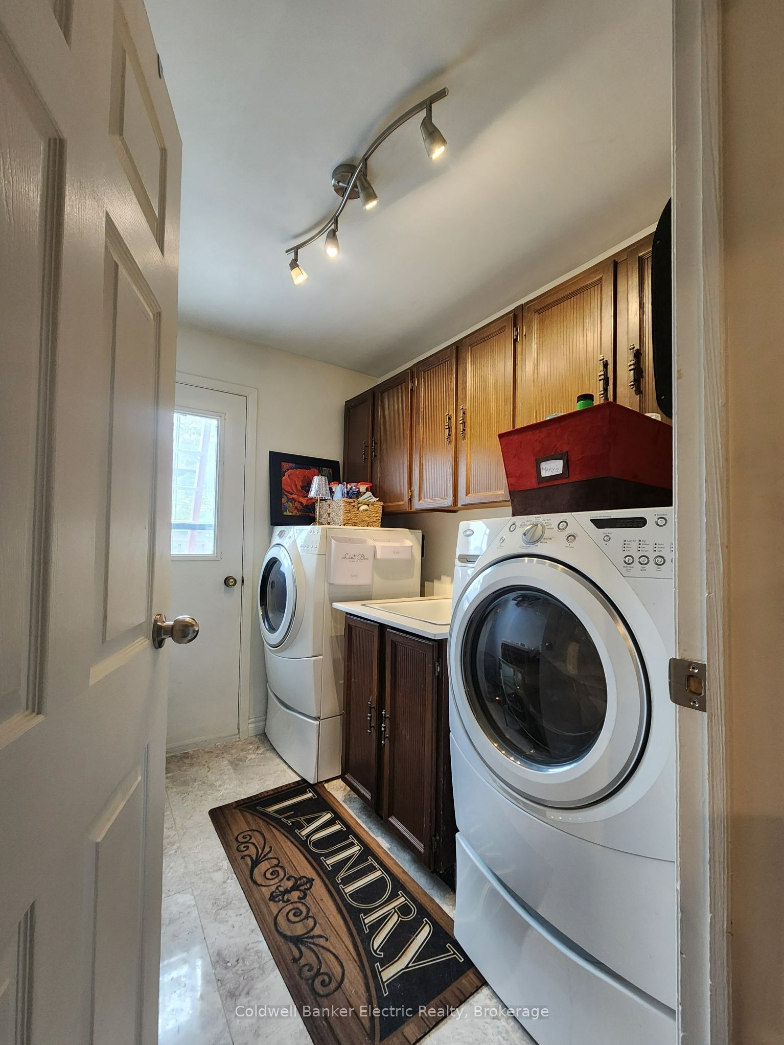 1007 Moorelands Crescent Property Photo 18
