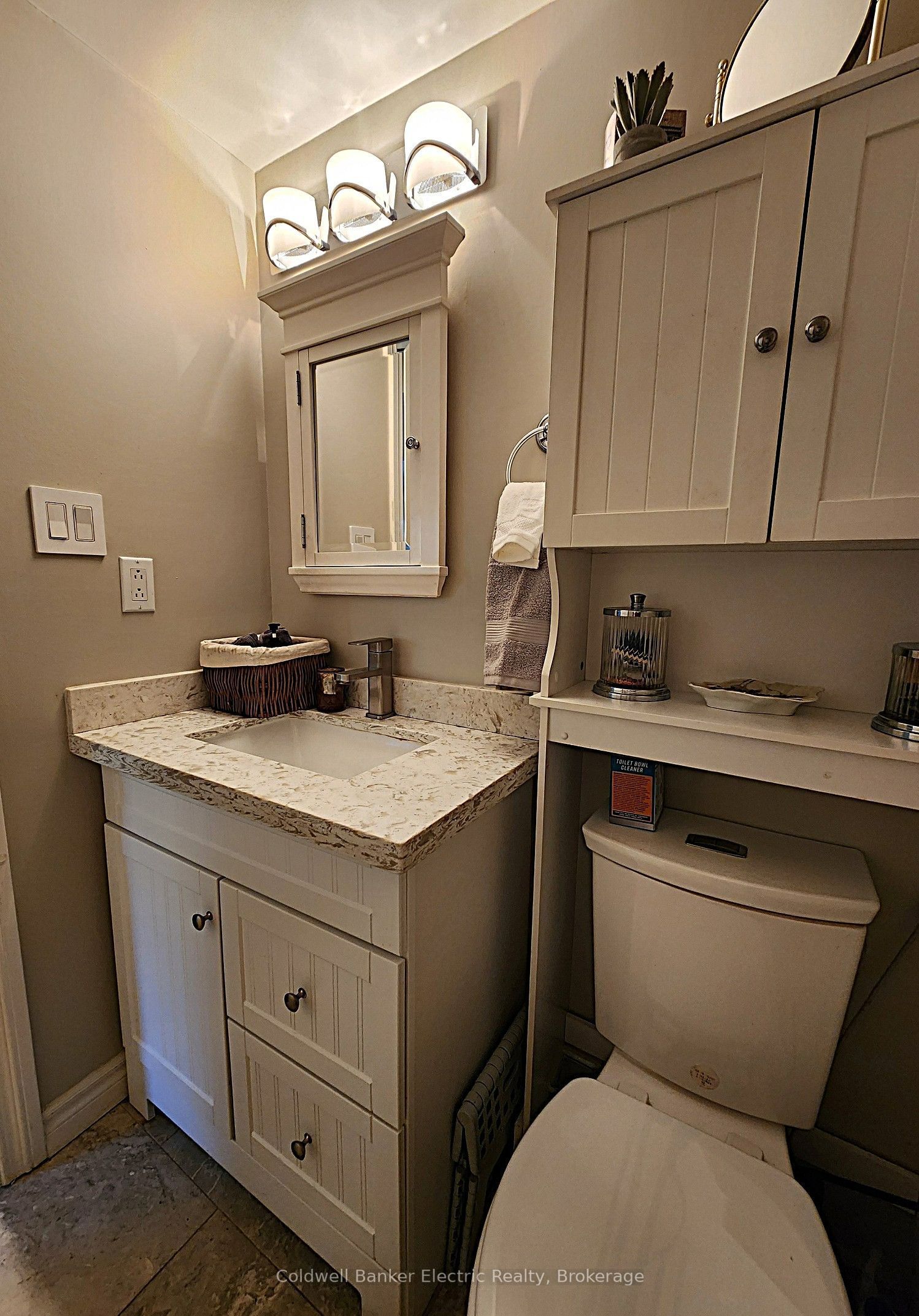 1007 Moorelands Crescent Property Photo 20