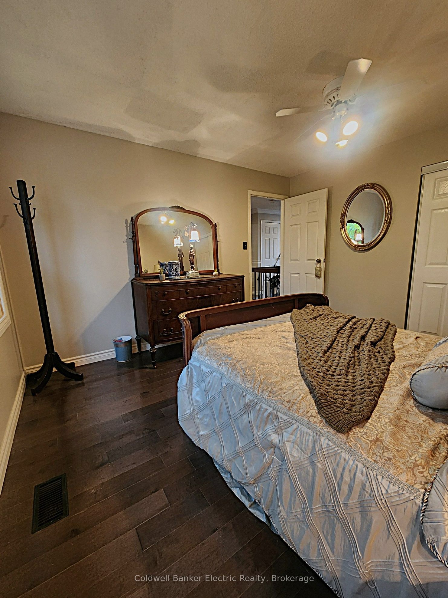 1007 Moorelands Crescent Property Photo 31