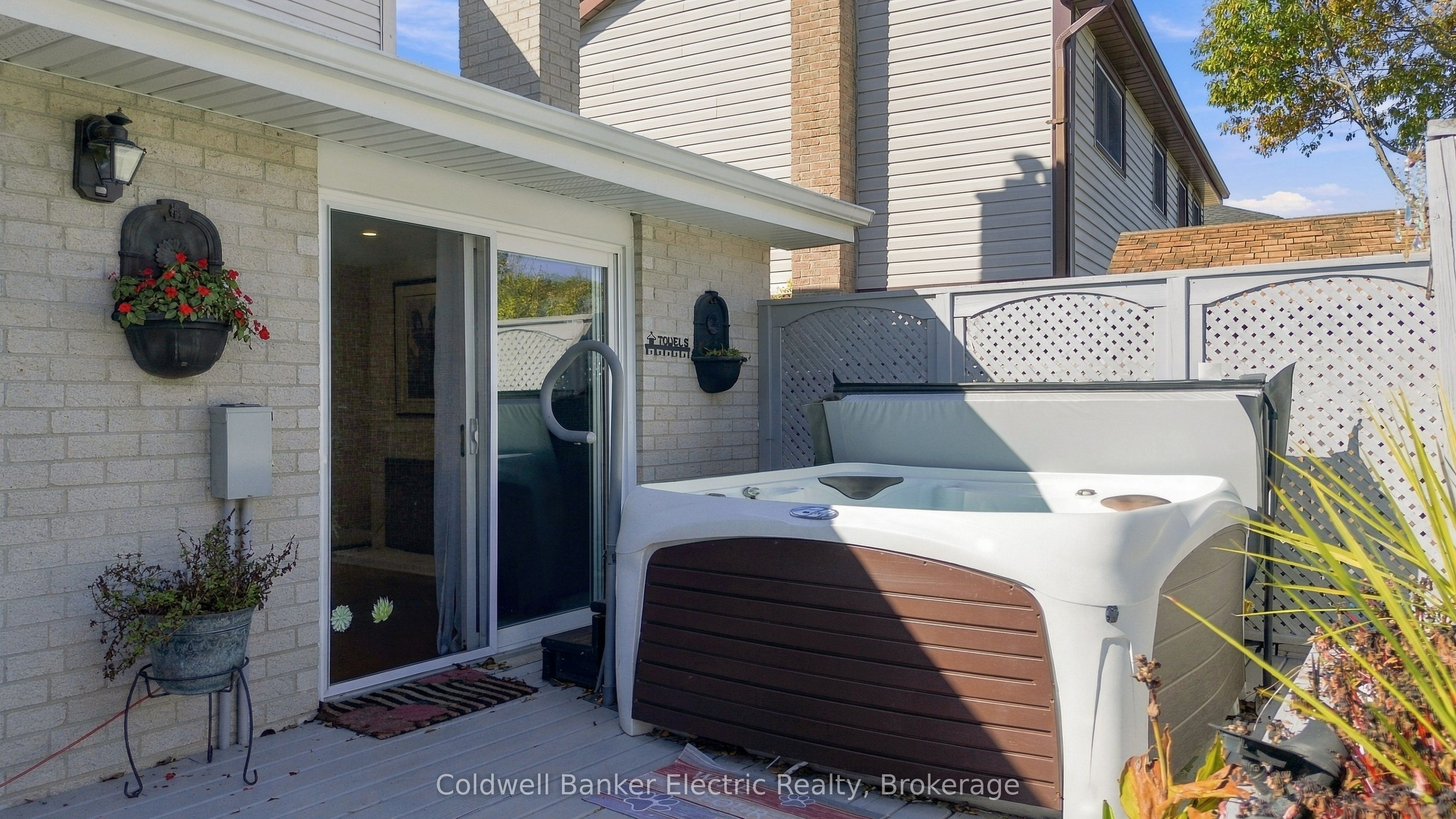 1007 Moorelands Crescent Property Photo 42