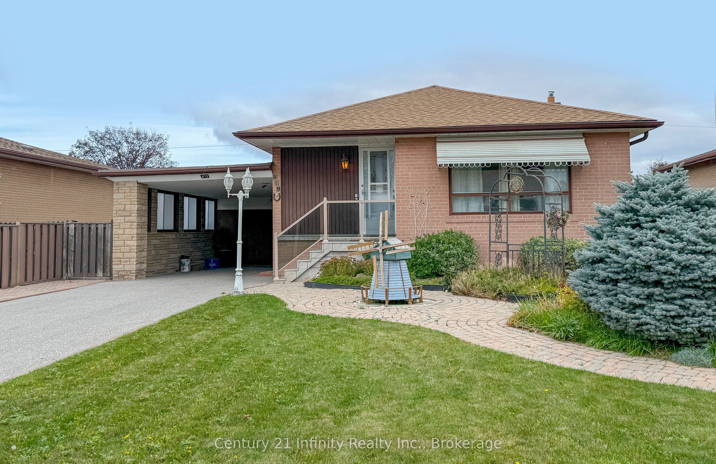 879 Antonio Street Property Photo 1