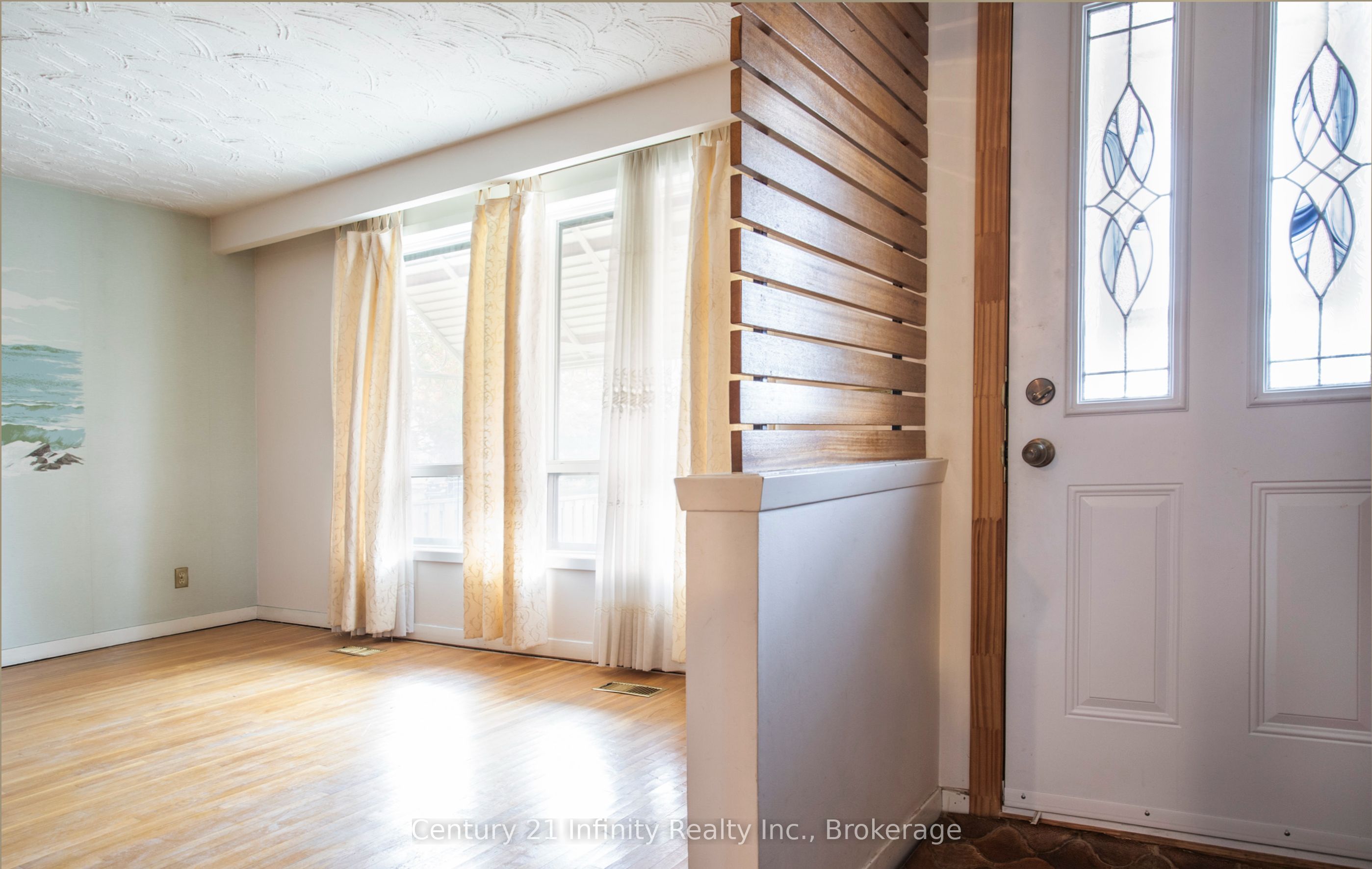 879 Antonio Street Property Photo 6