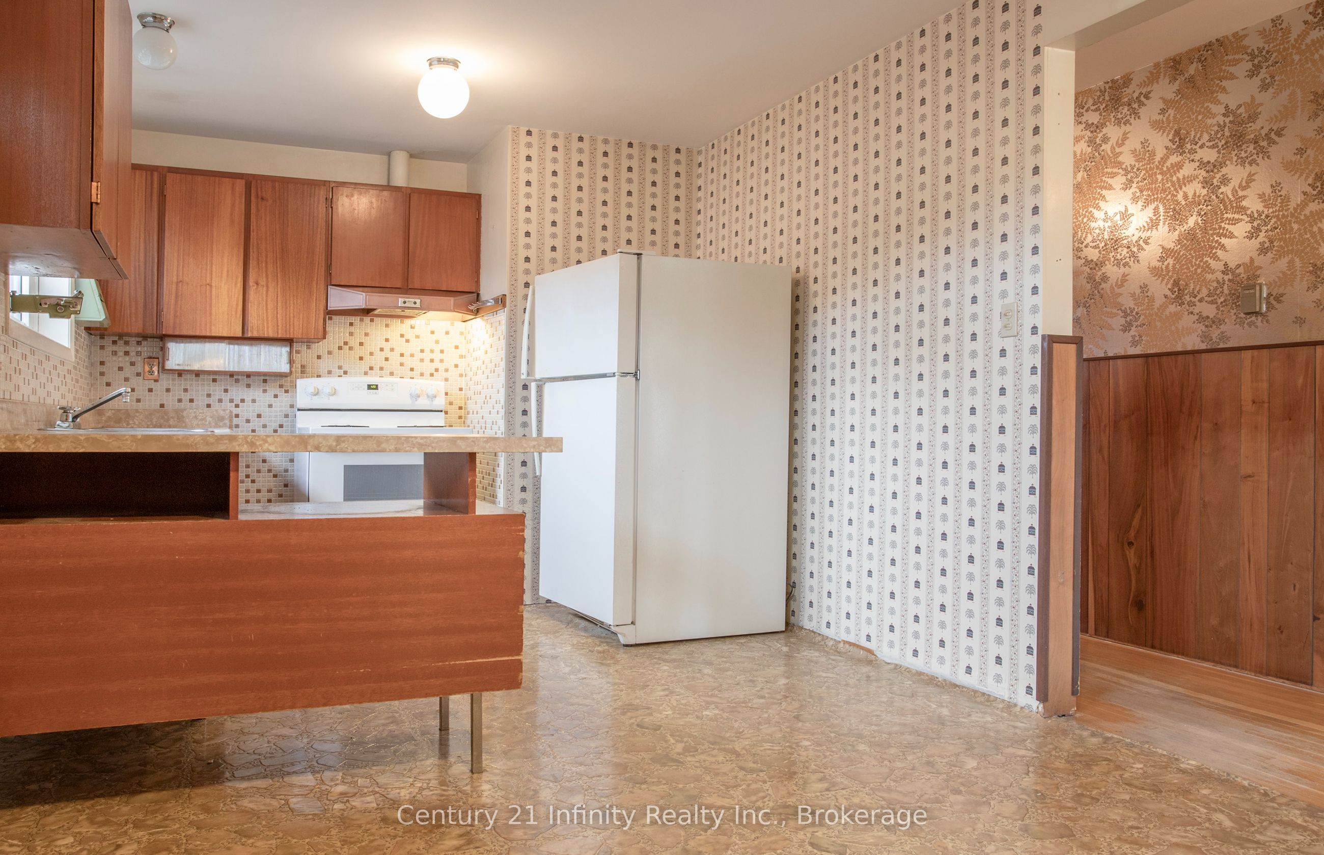 879 Antonio Street Property Photo 15