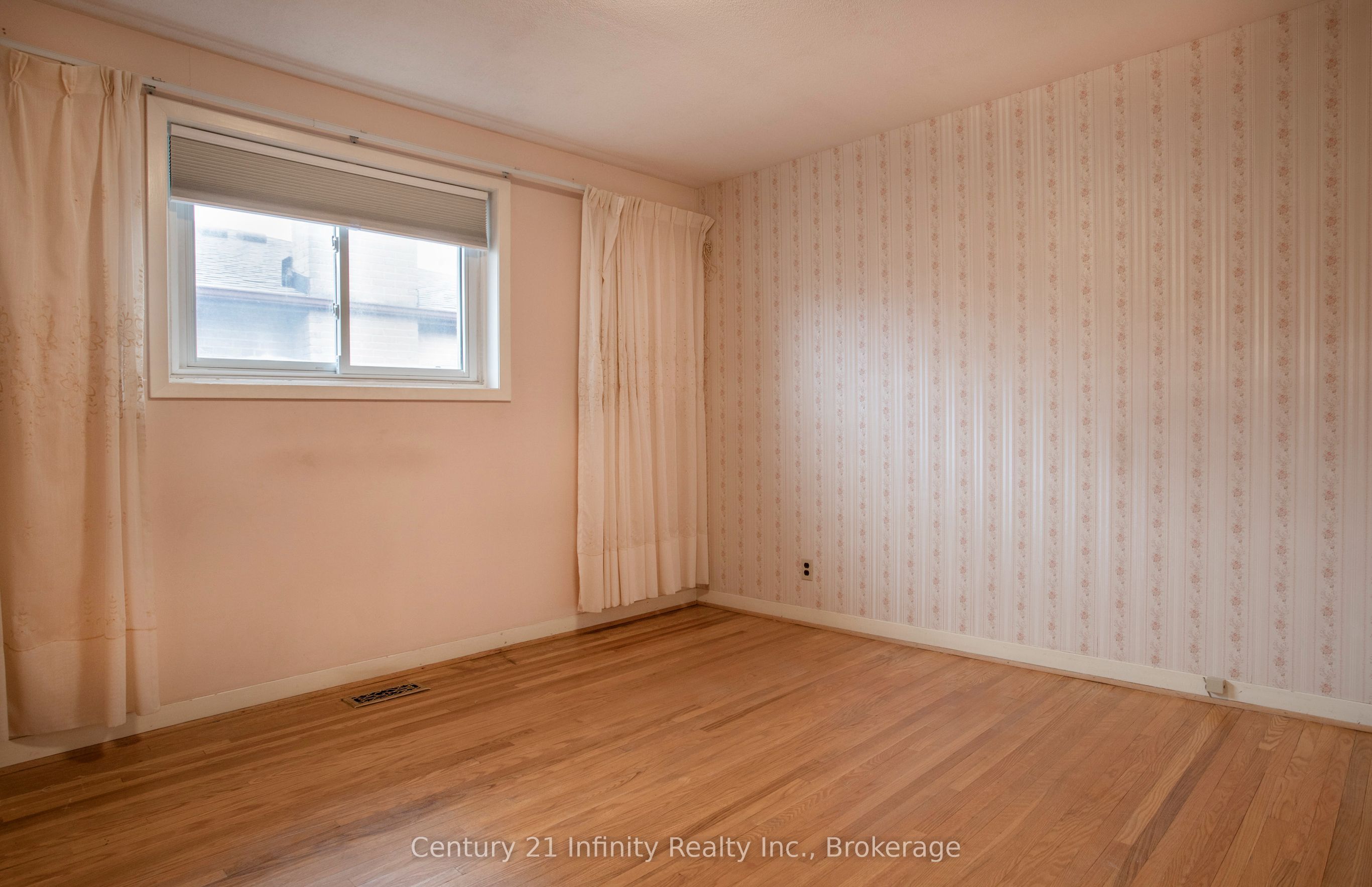 879 Antonio Street Property Photo 18