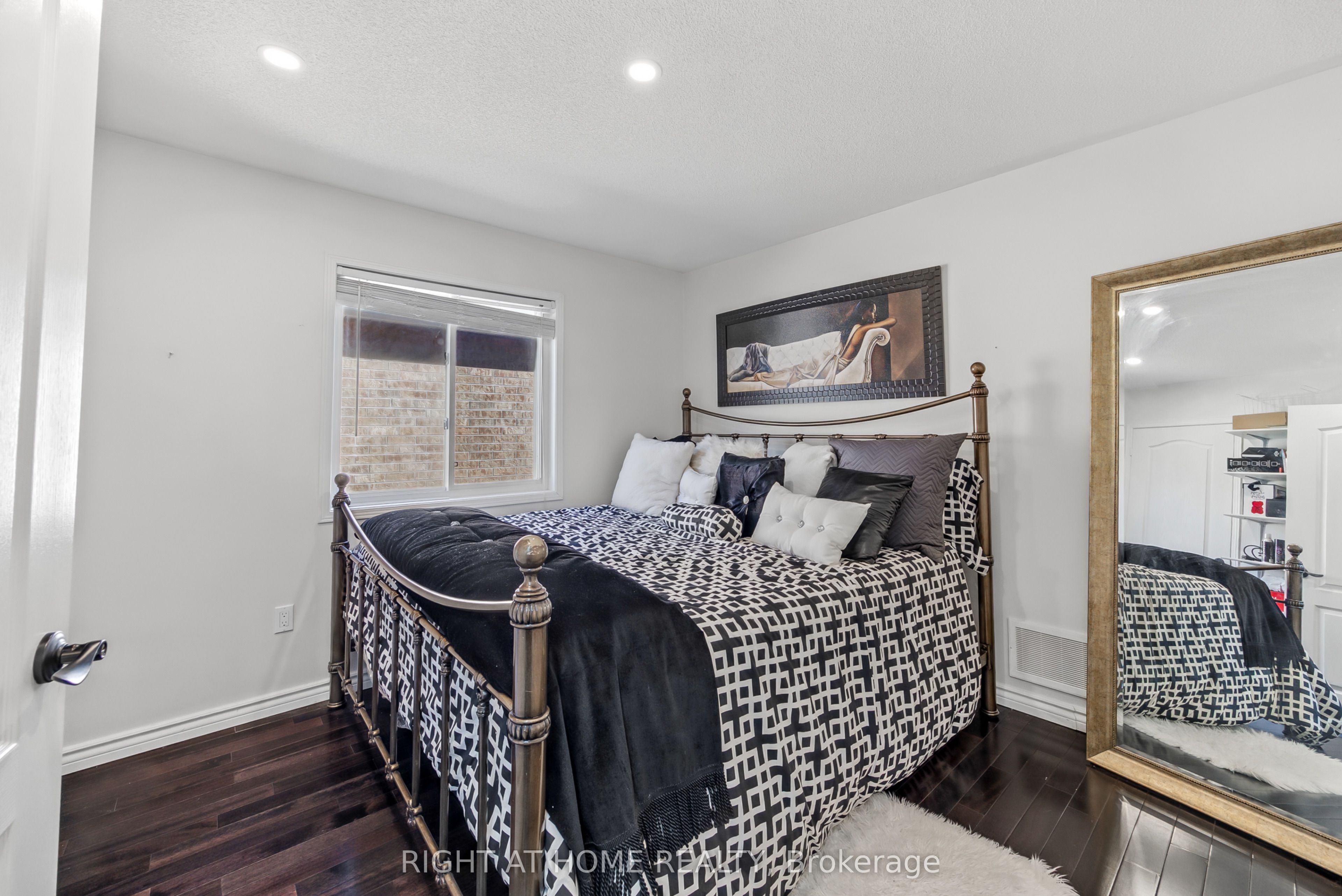 7 Urwin Street Property Photo 32