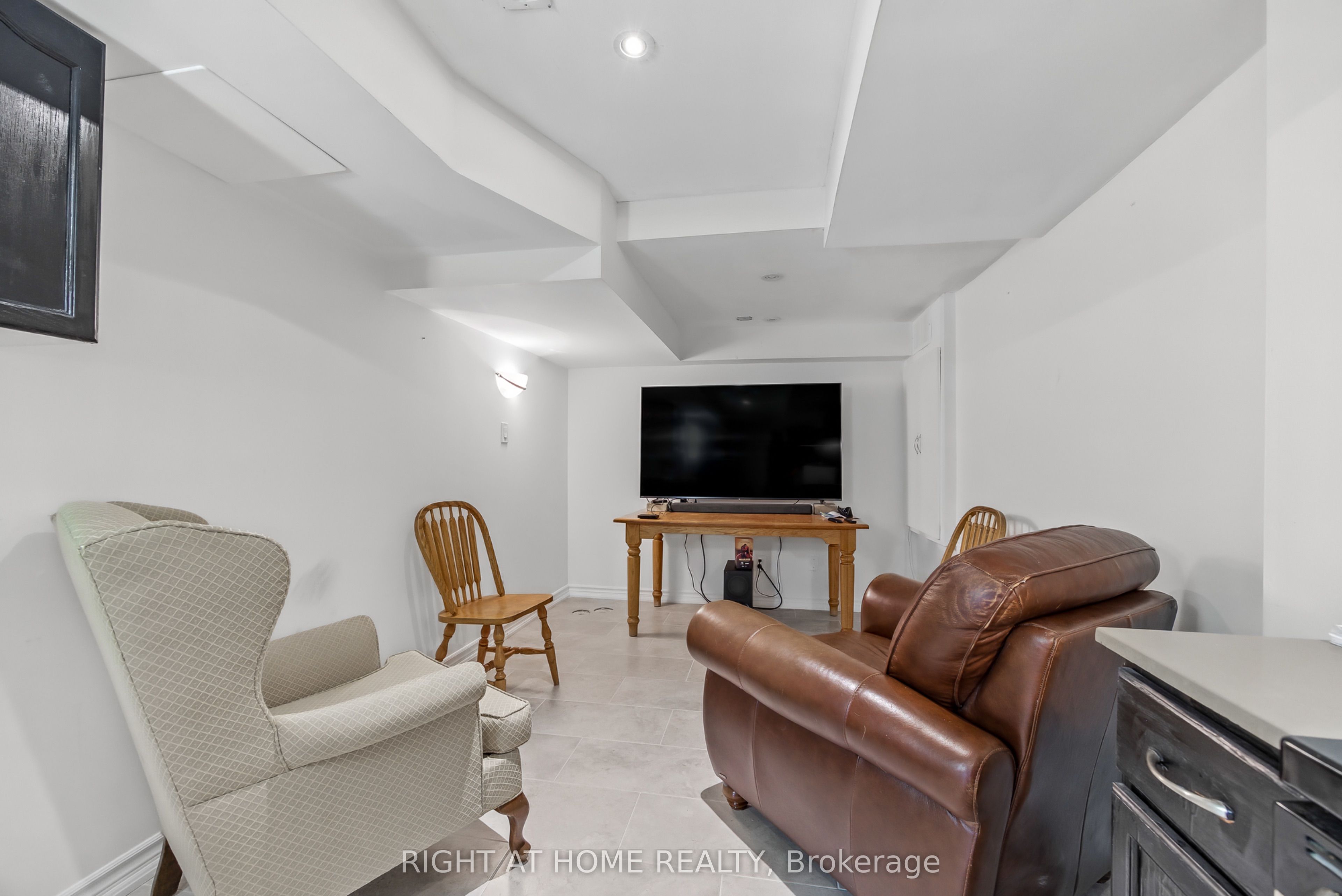 7 Urwin Street Property Photo 40