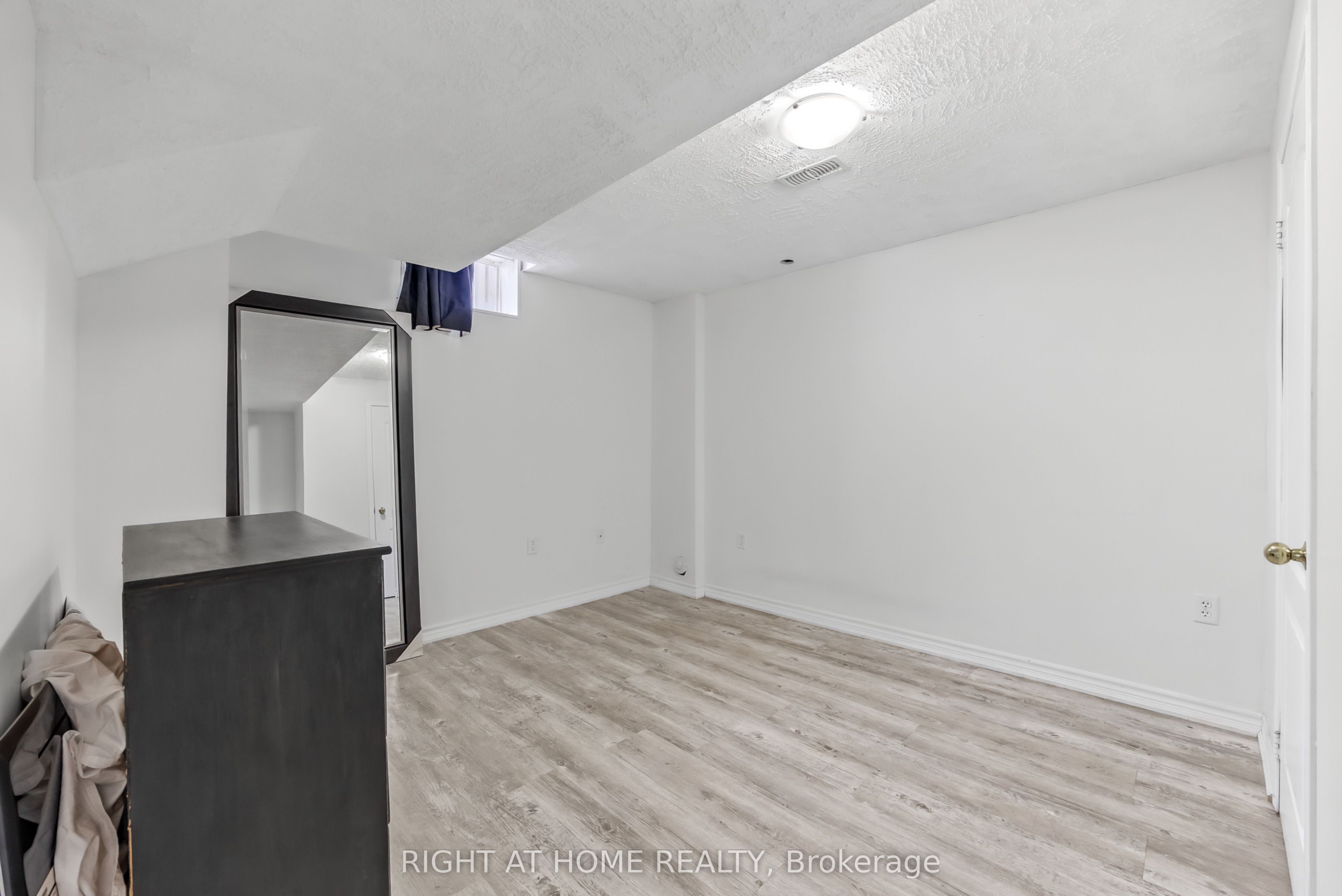 7 Urwin Street Property Photo 41