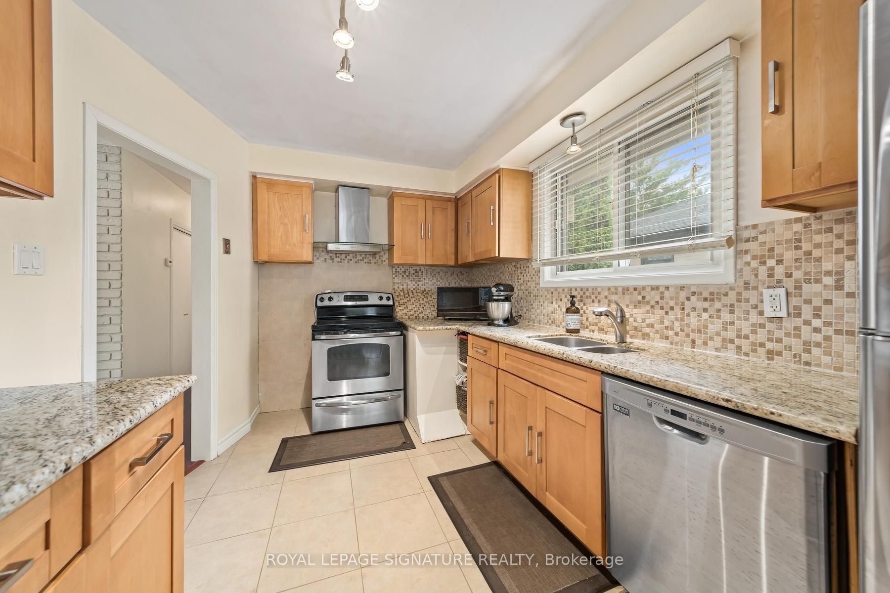 4 Moss Street Property Photo 10