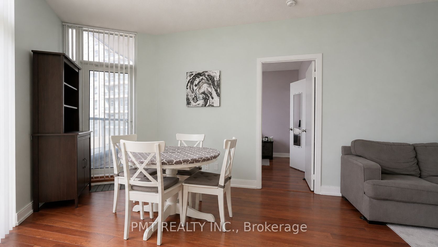 125 Village Green Square 309 Property Photo 9