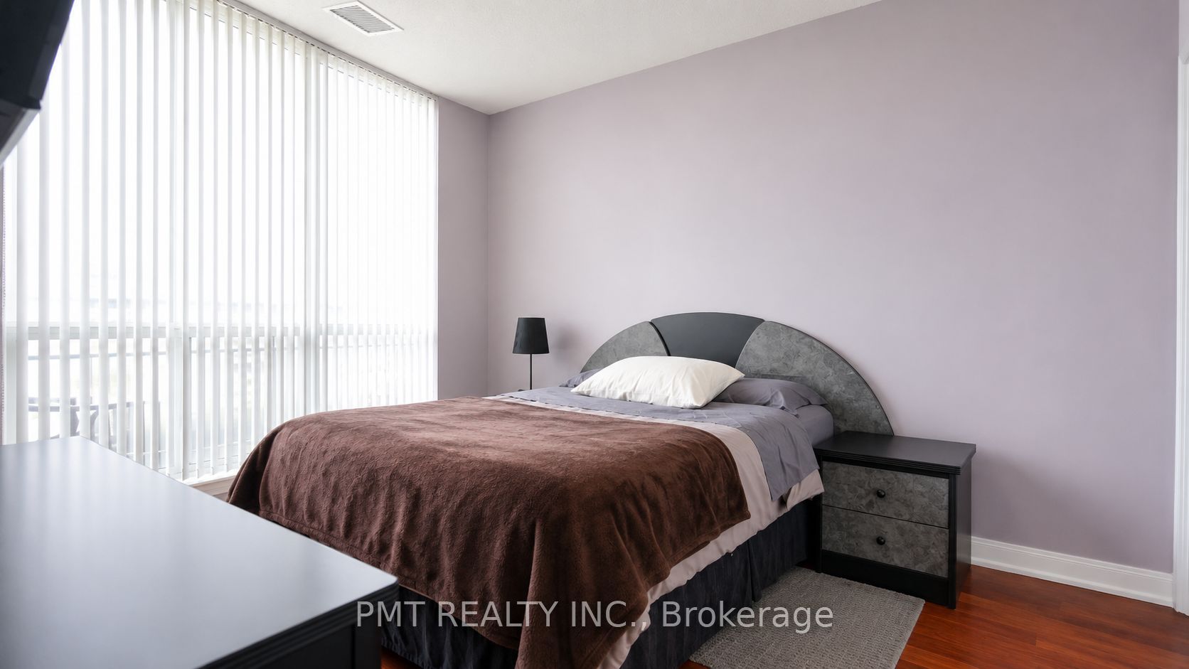 125 Village Green Square 309 Property Photo 10