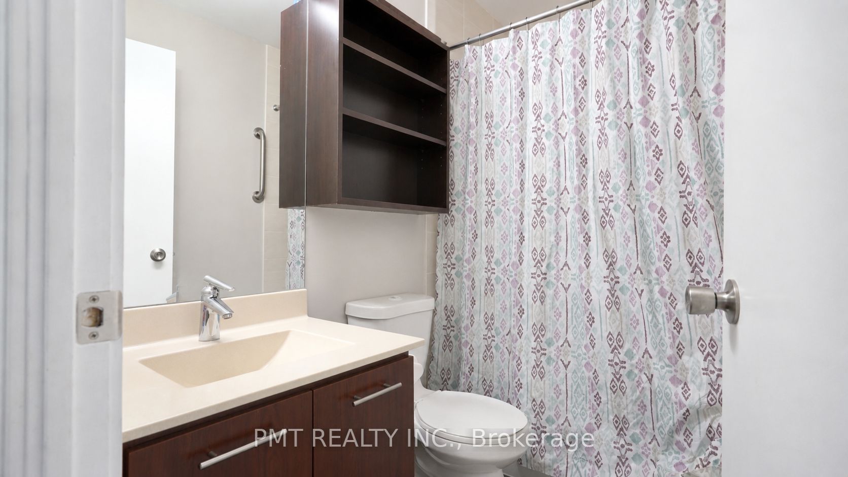125 Village Green Square 309 Property Photo 16