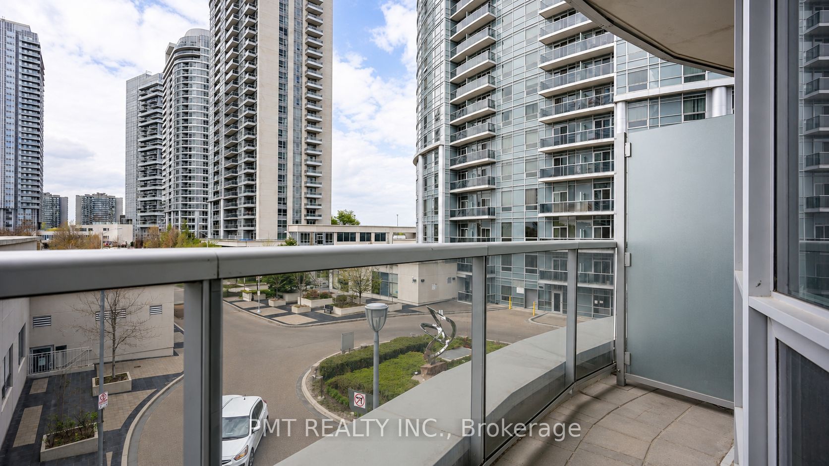 125 Village Green Square 309 Property Photo 20