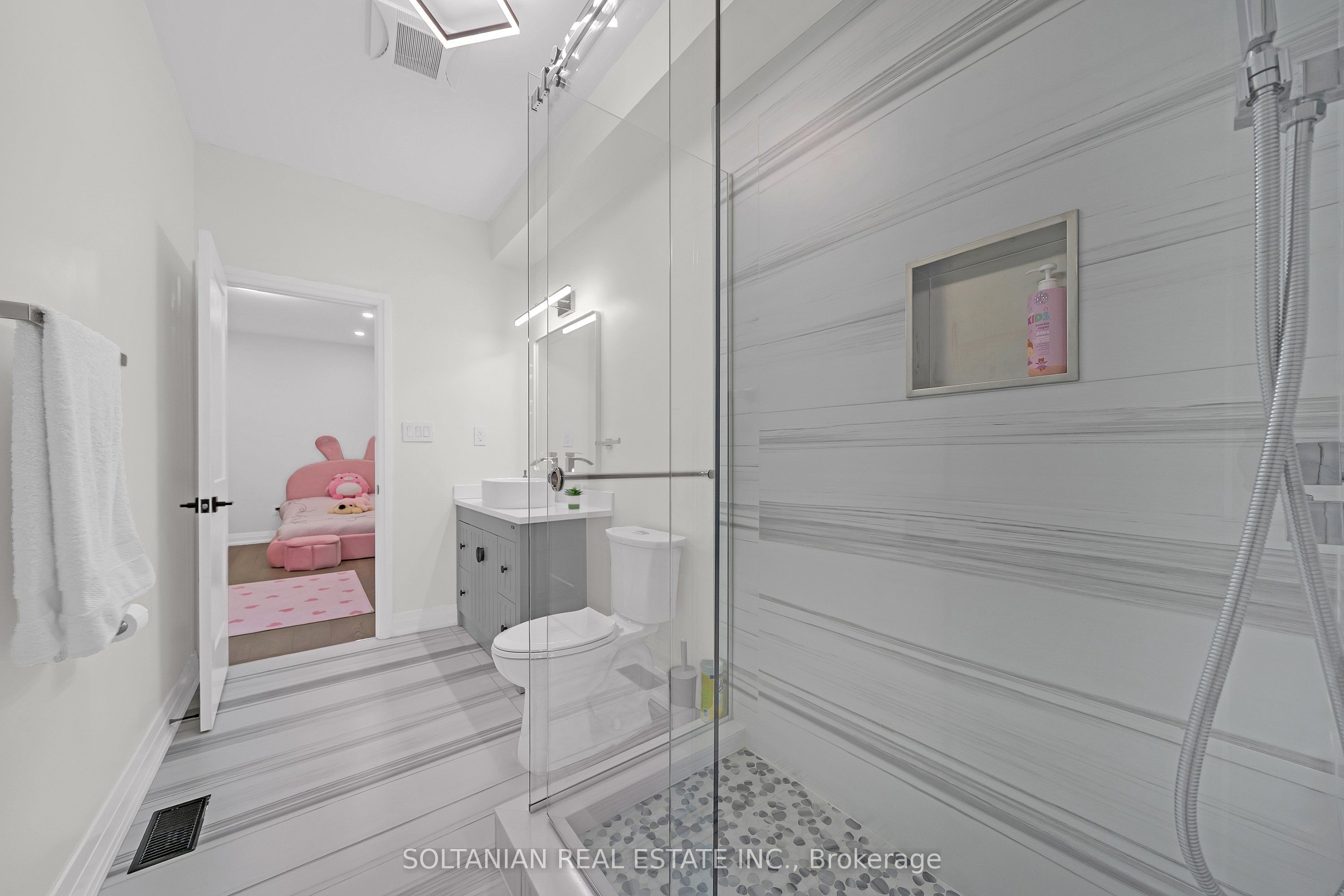 17 Trenton Avenue Property Photo 33