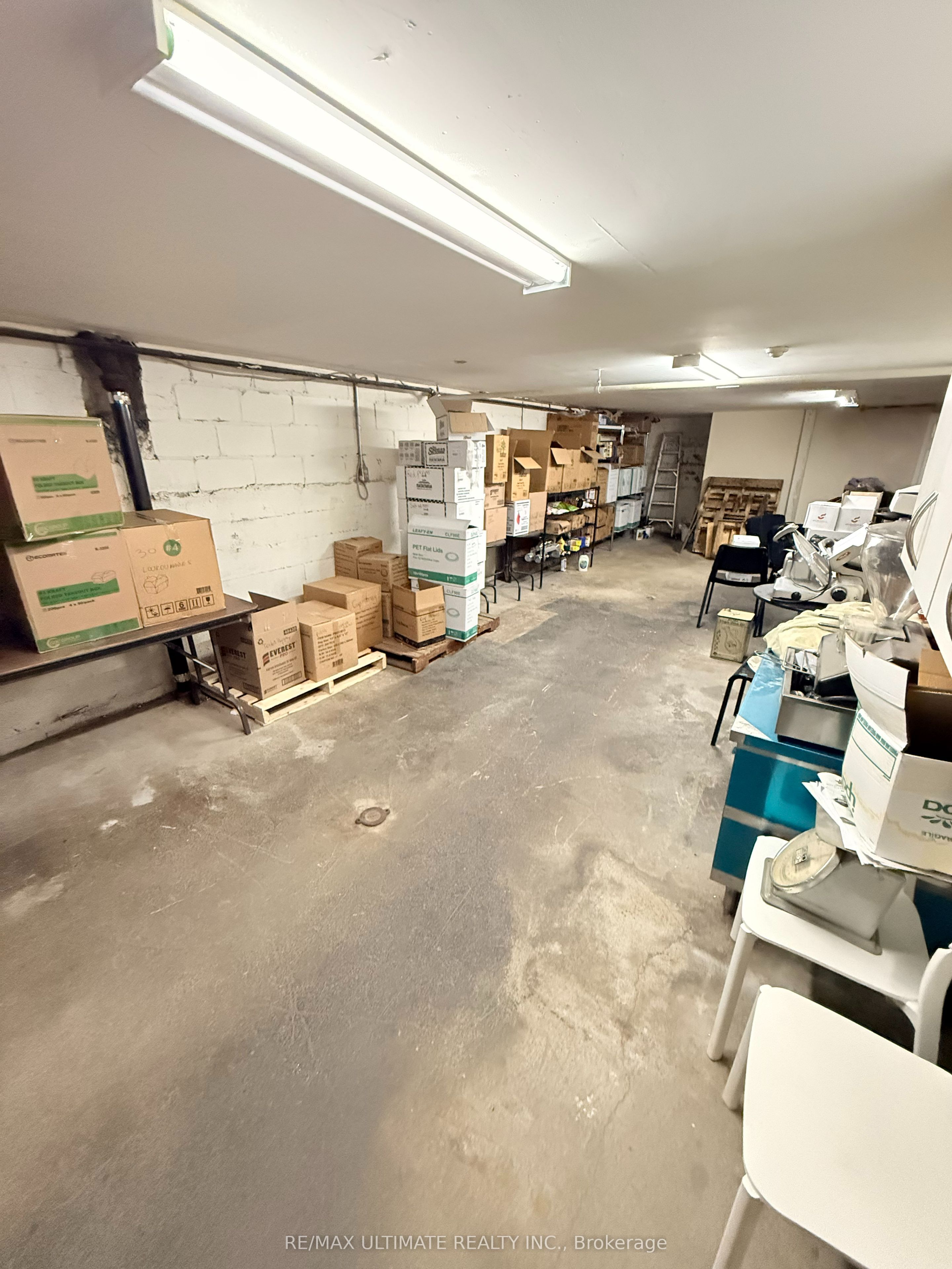 1027 Coxwell Avenue Property Photo 15