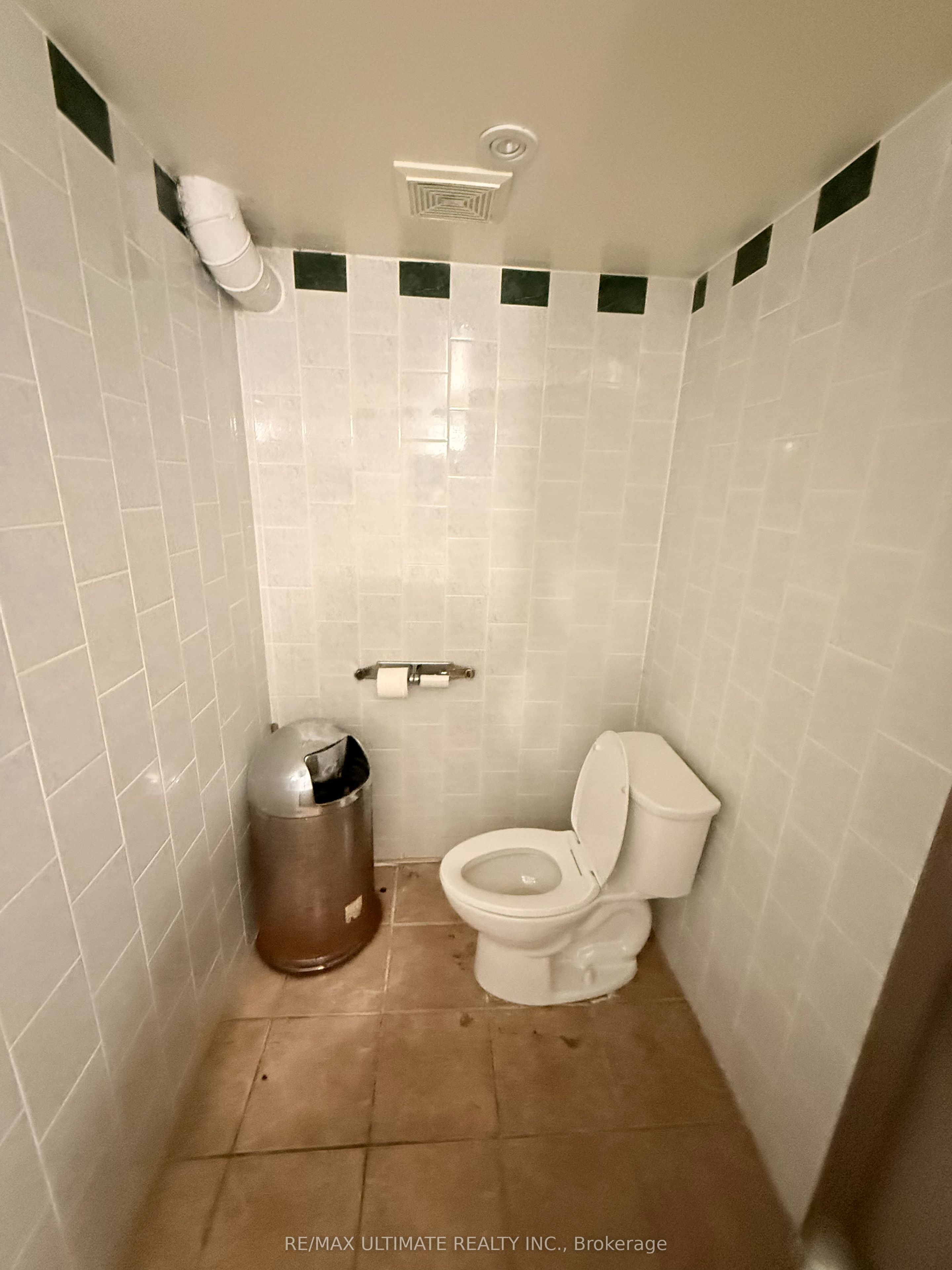 1027 Coxwell Avenue Property Photo 19