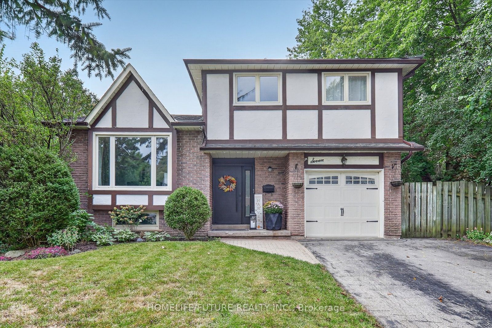 7 Toms Court Property Photo 1