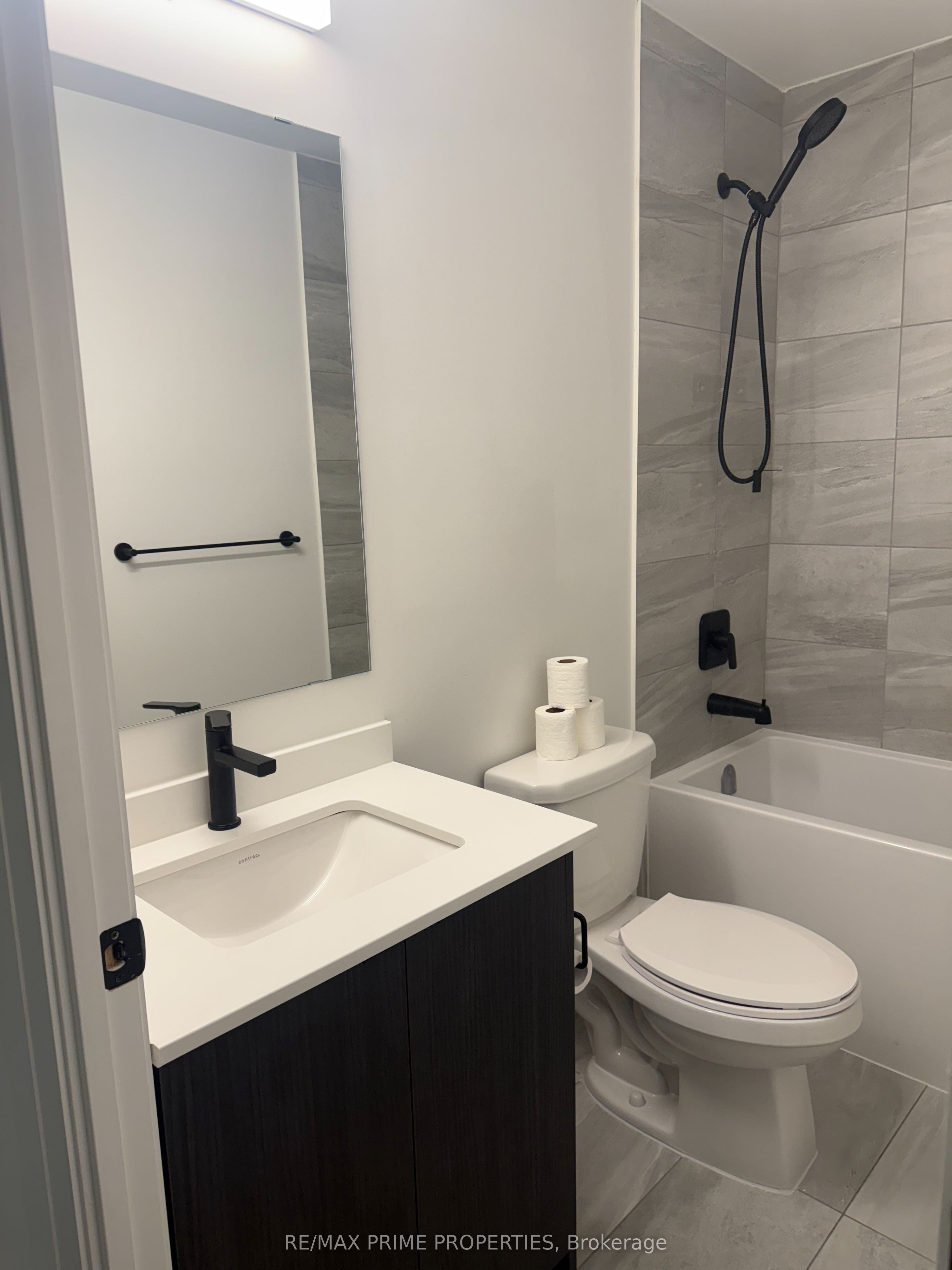 2369 Danforth Avenue 807 Property Photo 5