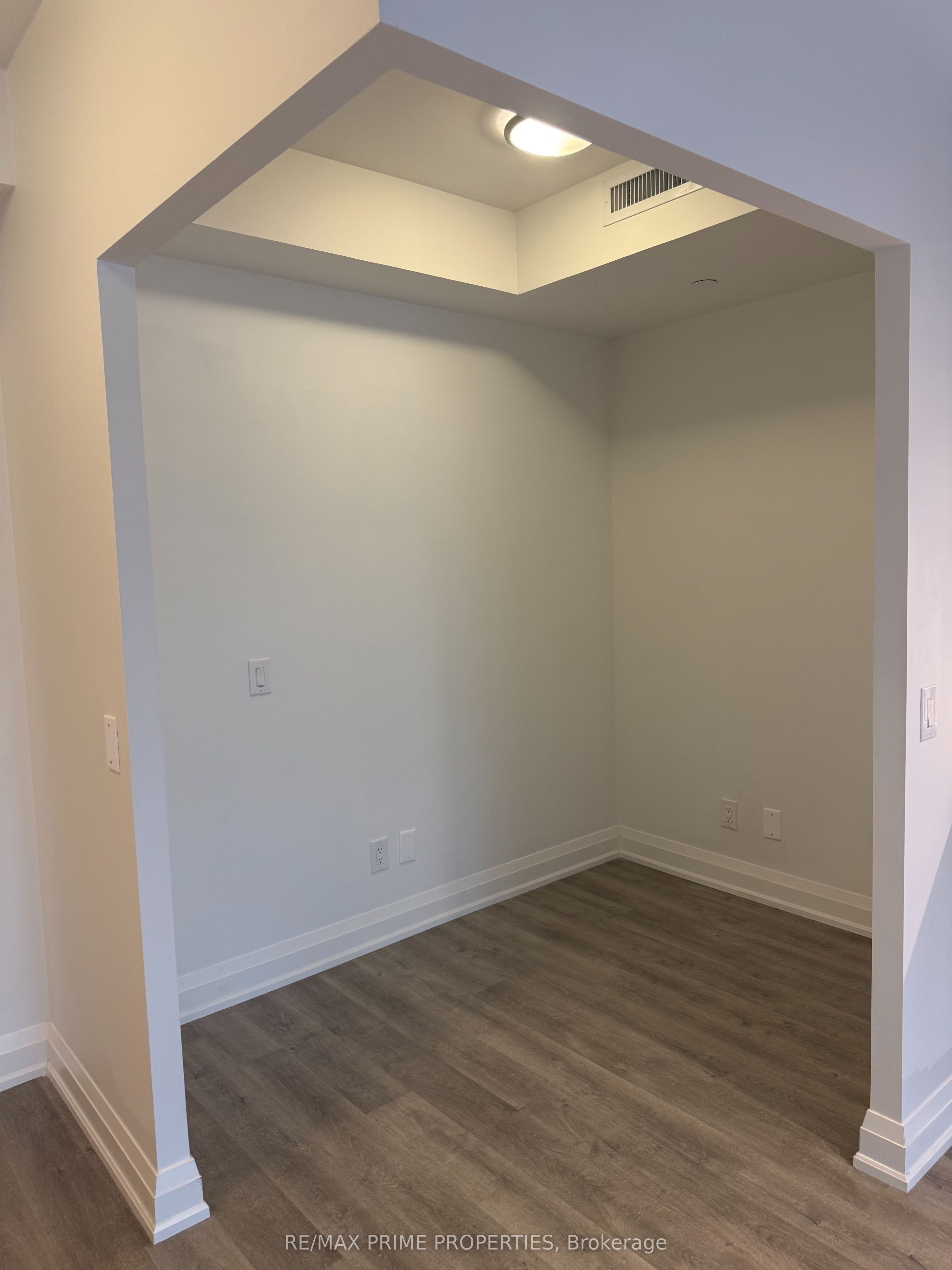 2369 Danforth Avenue 807 Property Photo 12