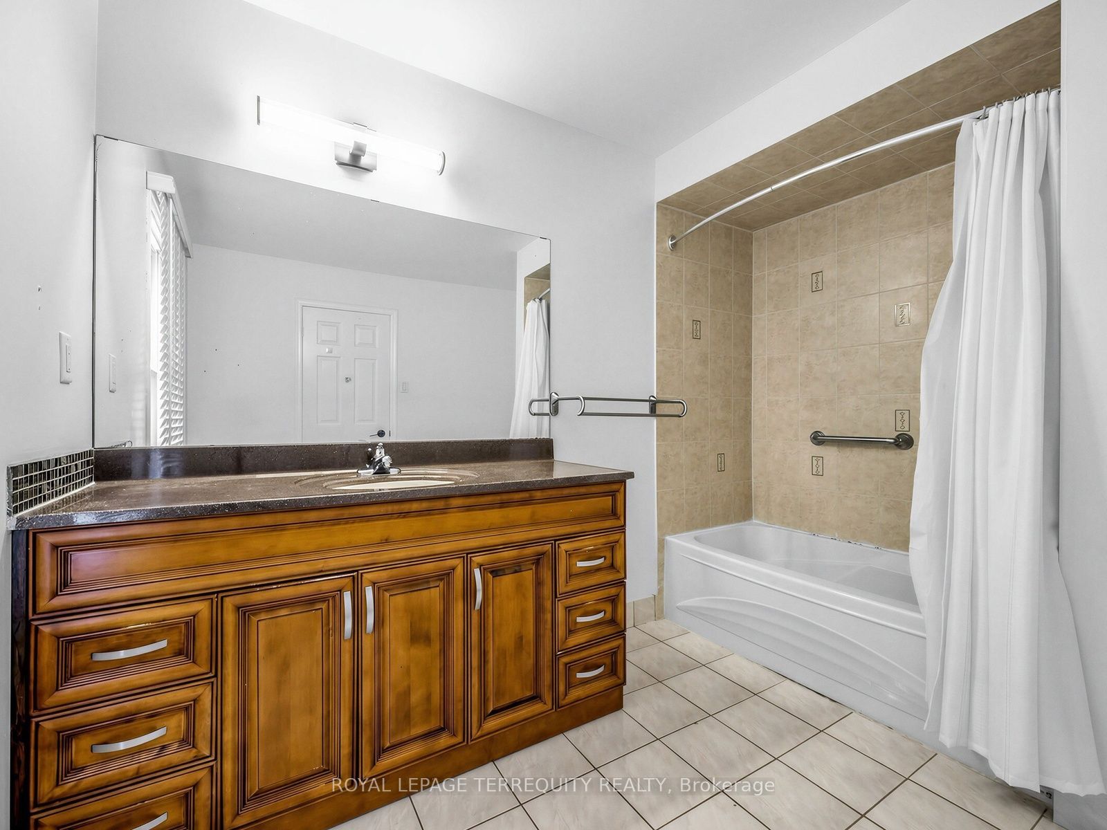 124 Bathgate Drive Property Photo 19