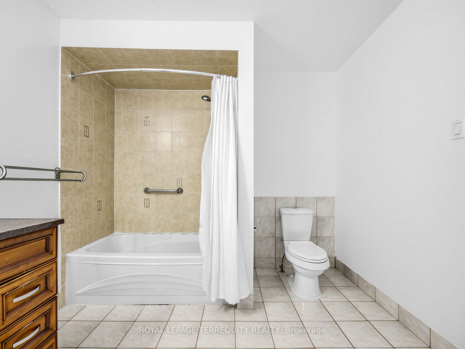 124 Bathgate Drive Property Photo 20