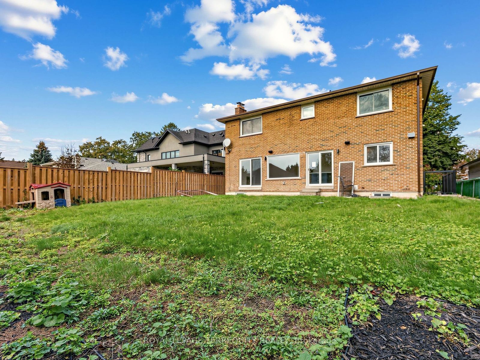 124 Bathgate Drive Property Photo 37