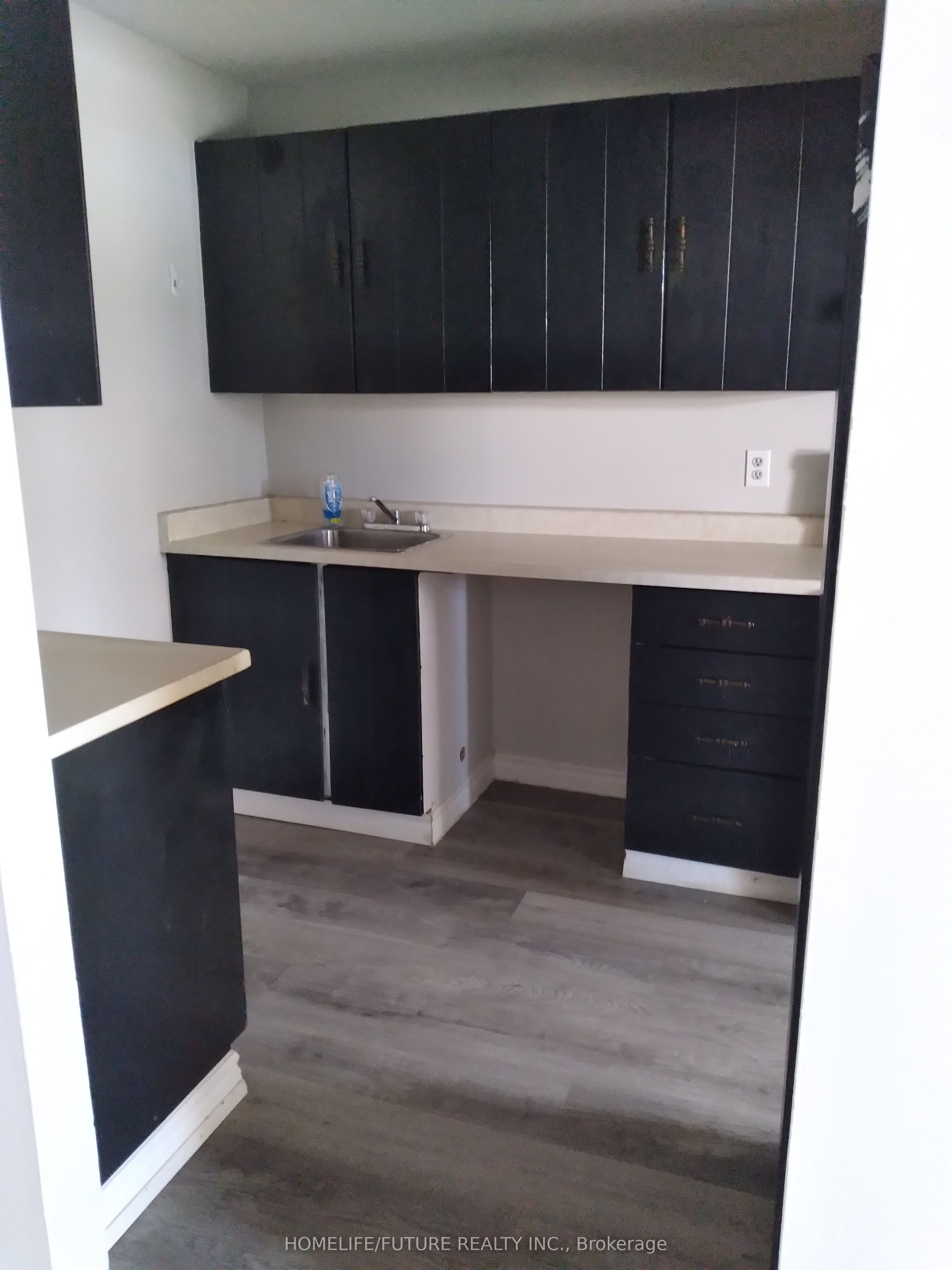 560 Bloor Street E 105 Property Photo 3