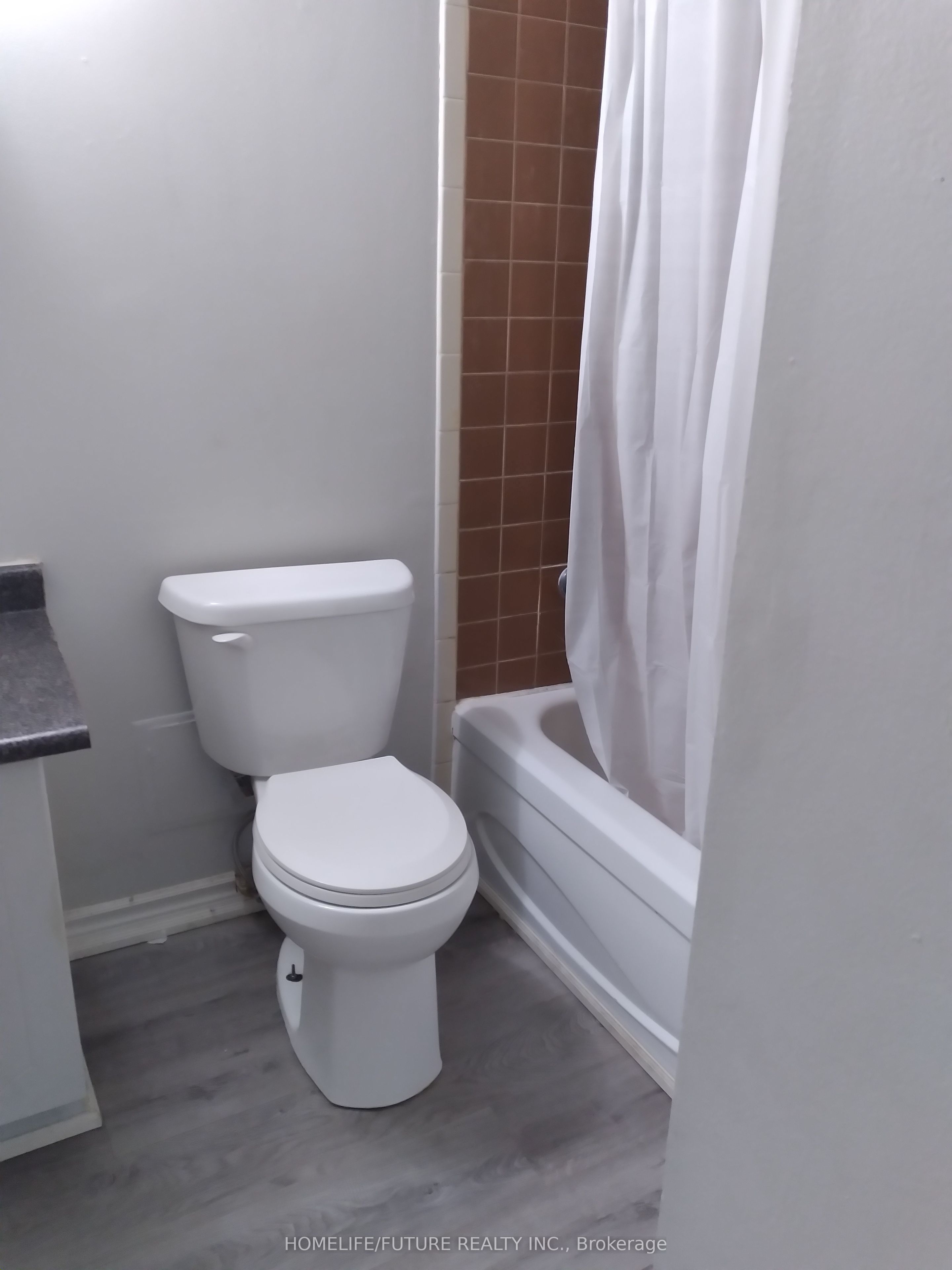 560 Bloor Street E 105 Property Photo 8