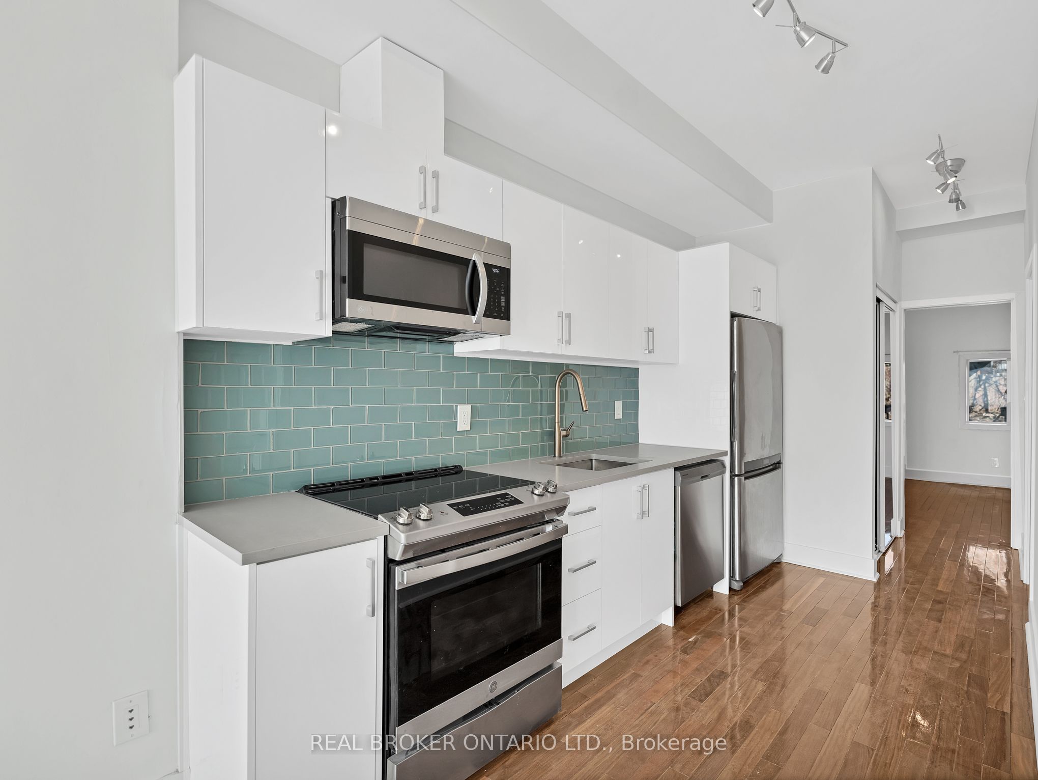 1928 Gerrard Street E Main Fl Property Photo 2