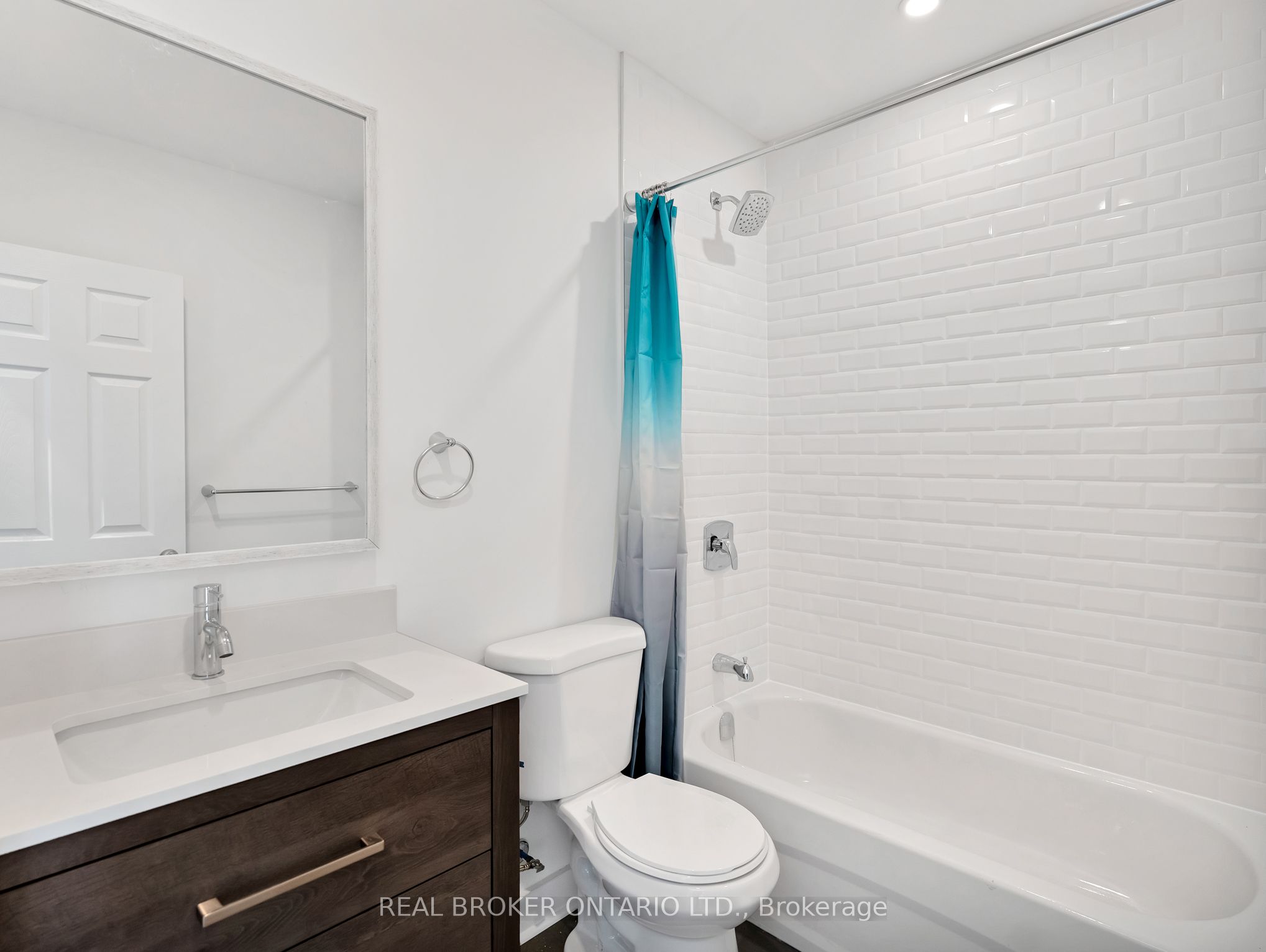 1928 Gerrard Street E Main Fl Property Photo 9