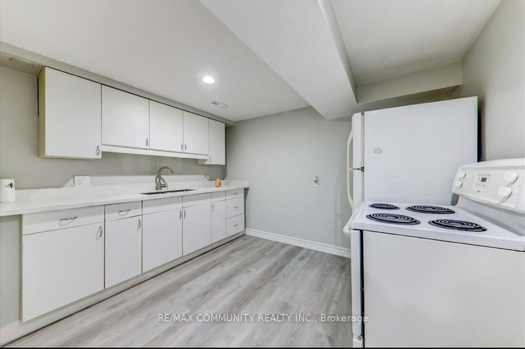 822 Central Park Boulevard N Bsmt Property Photo 2