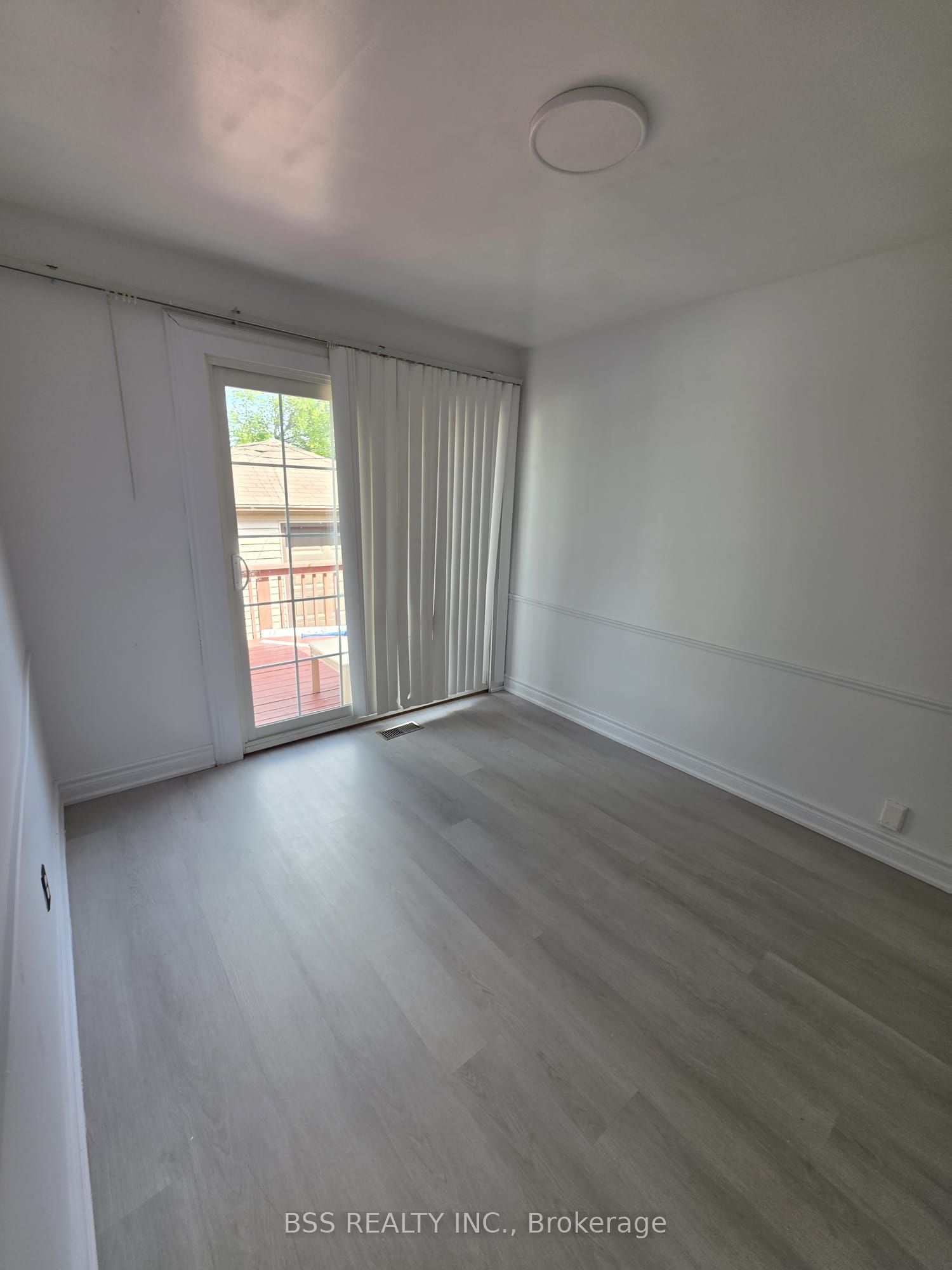 88 Southampton Drive Property Photo 1